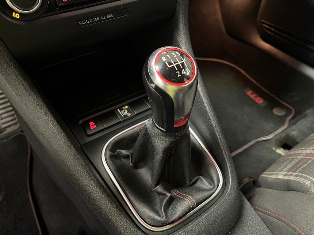 Volkswagen Golf GTI 6 17