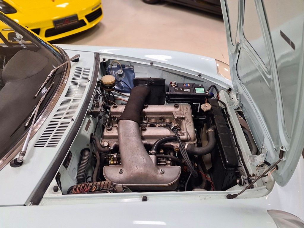 Alfa Romeo Spider Duetto Osso di Seppia 21