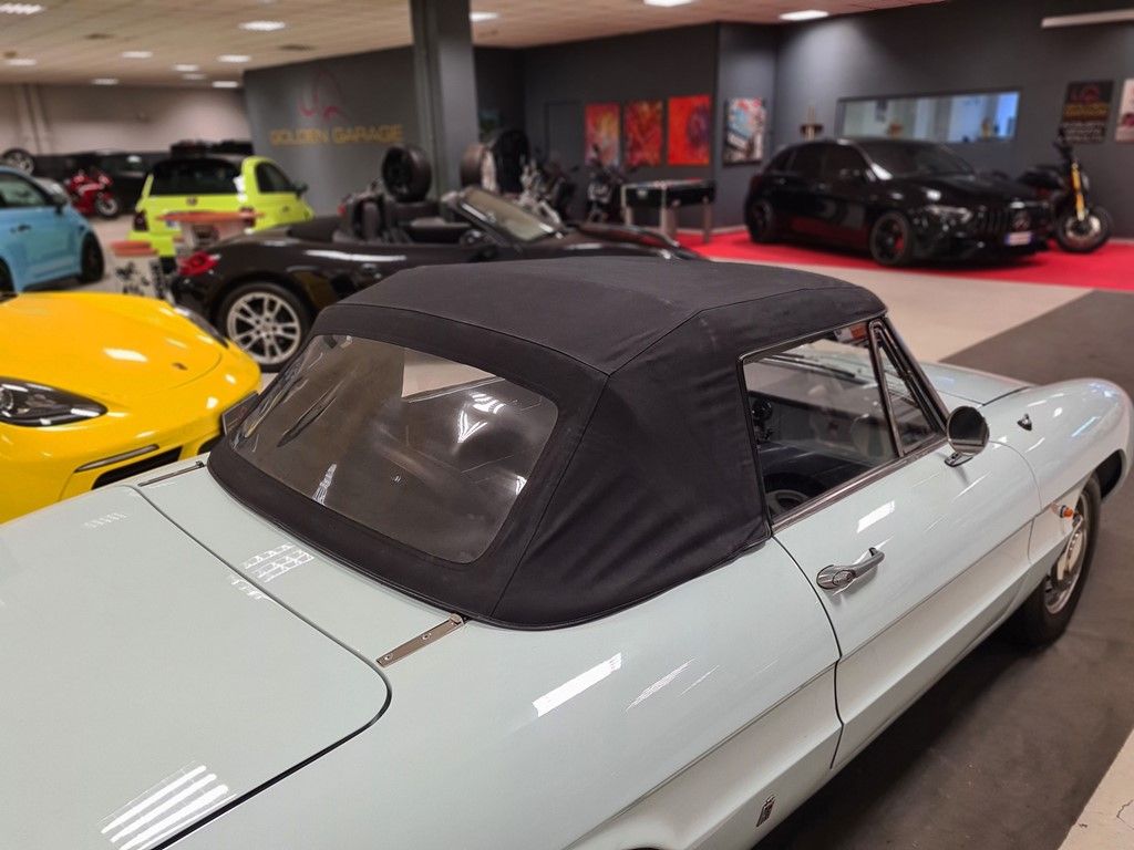 Alfa Romeo Spider Duetto Osso di Seppia 28