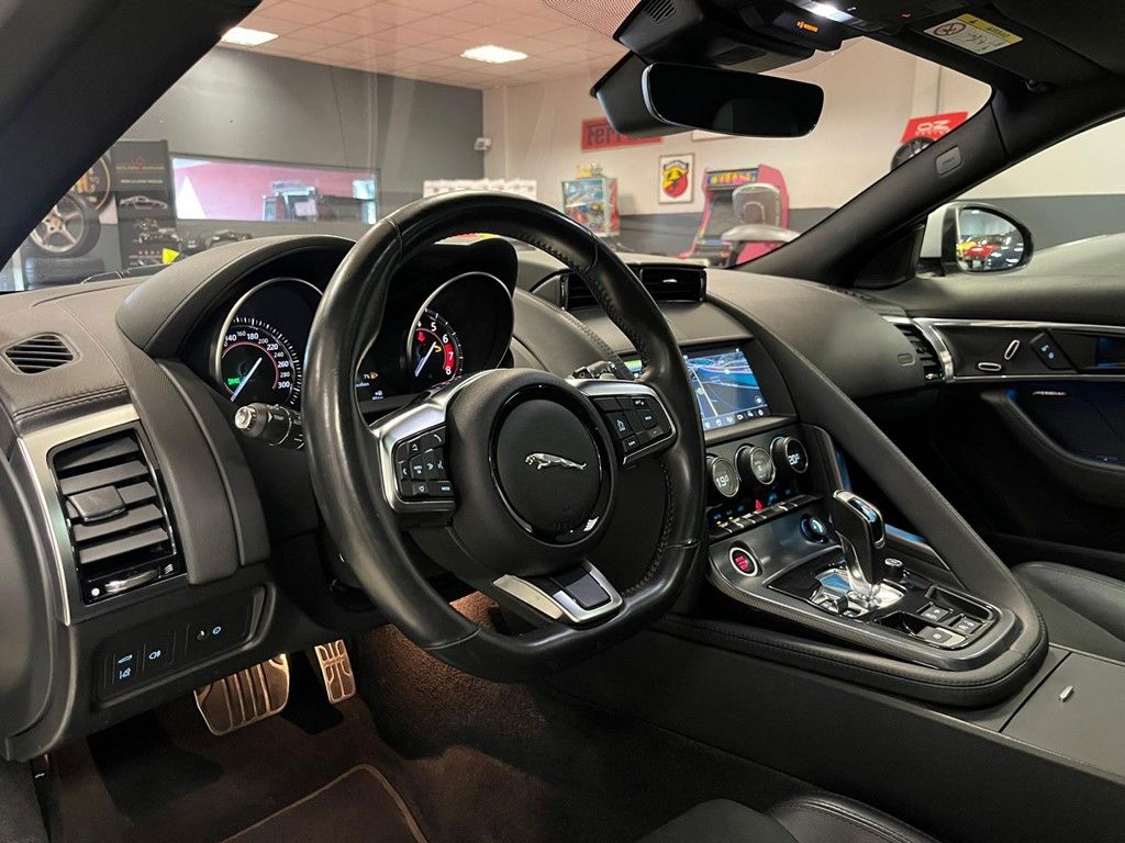 Jaguar F-Type 2.0 Coupè R-Dynamic 11