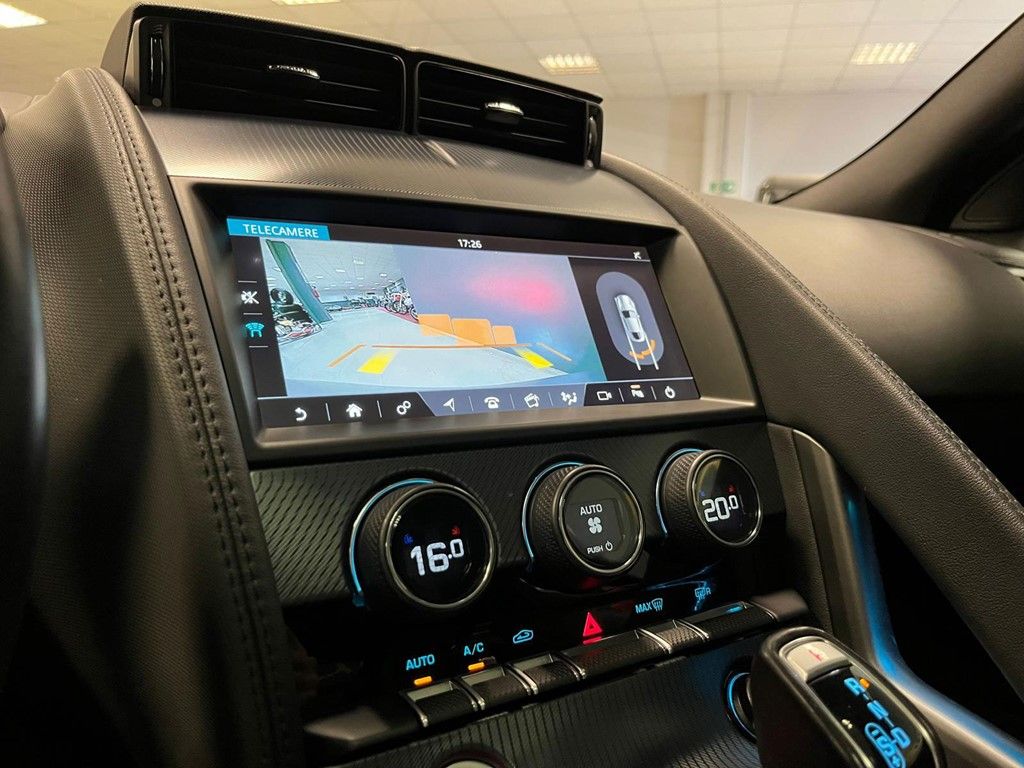 Jaguar F-Type 2.0 Coupè R-Dynamic 19