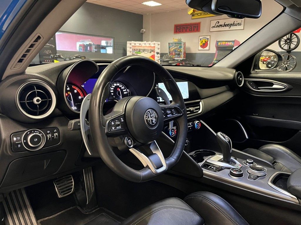 Alfa Romeo Giulia 2.2 210cv AT8 AWD Q4 Veloce 11