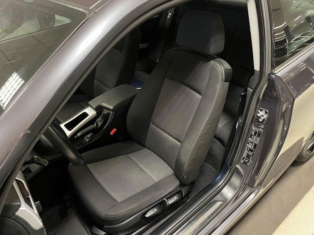 BMW 320 i 13