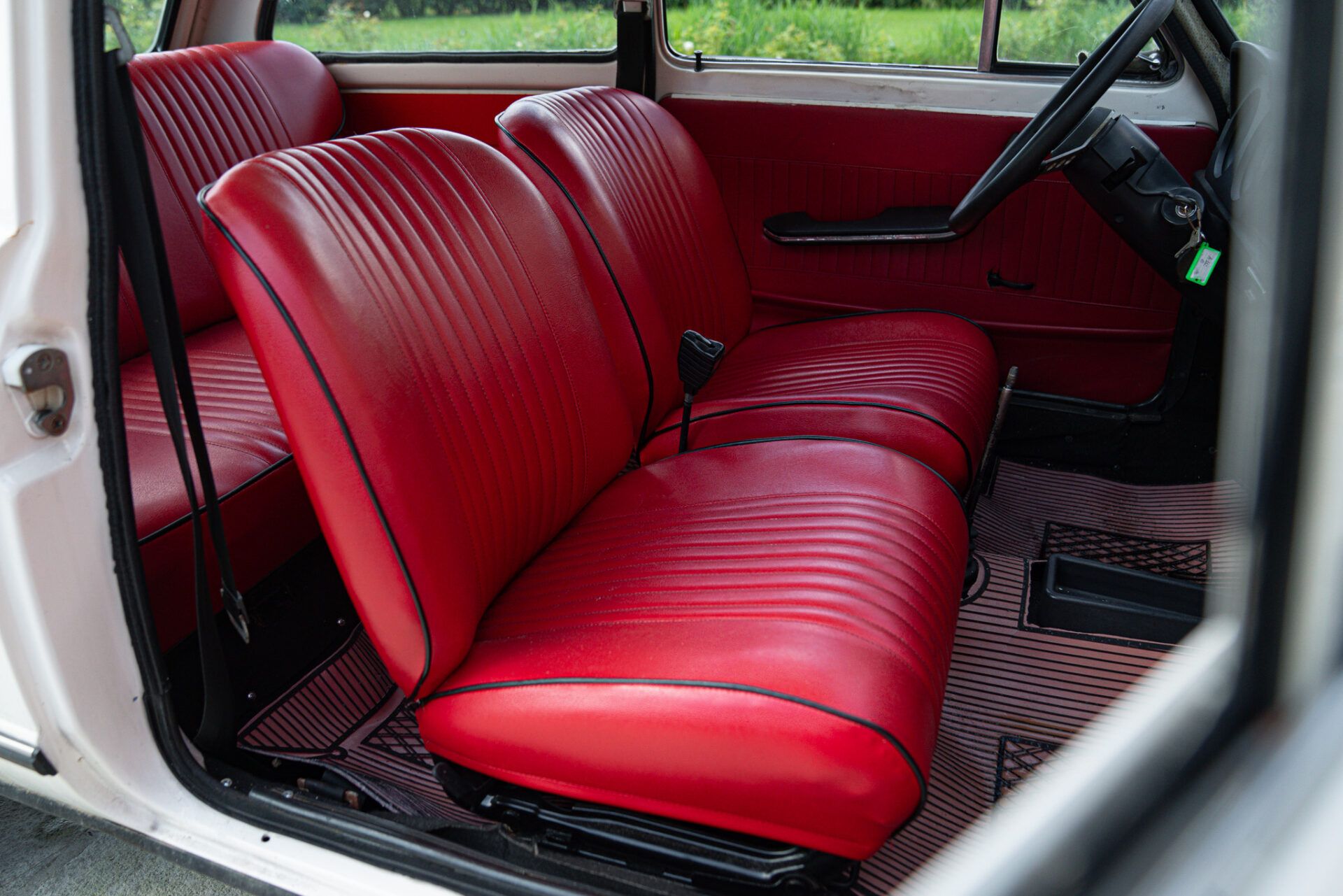 A 112 ELEGANT 23