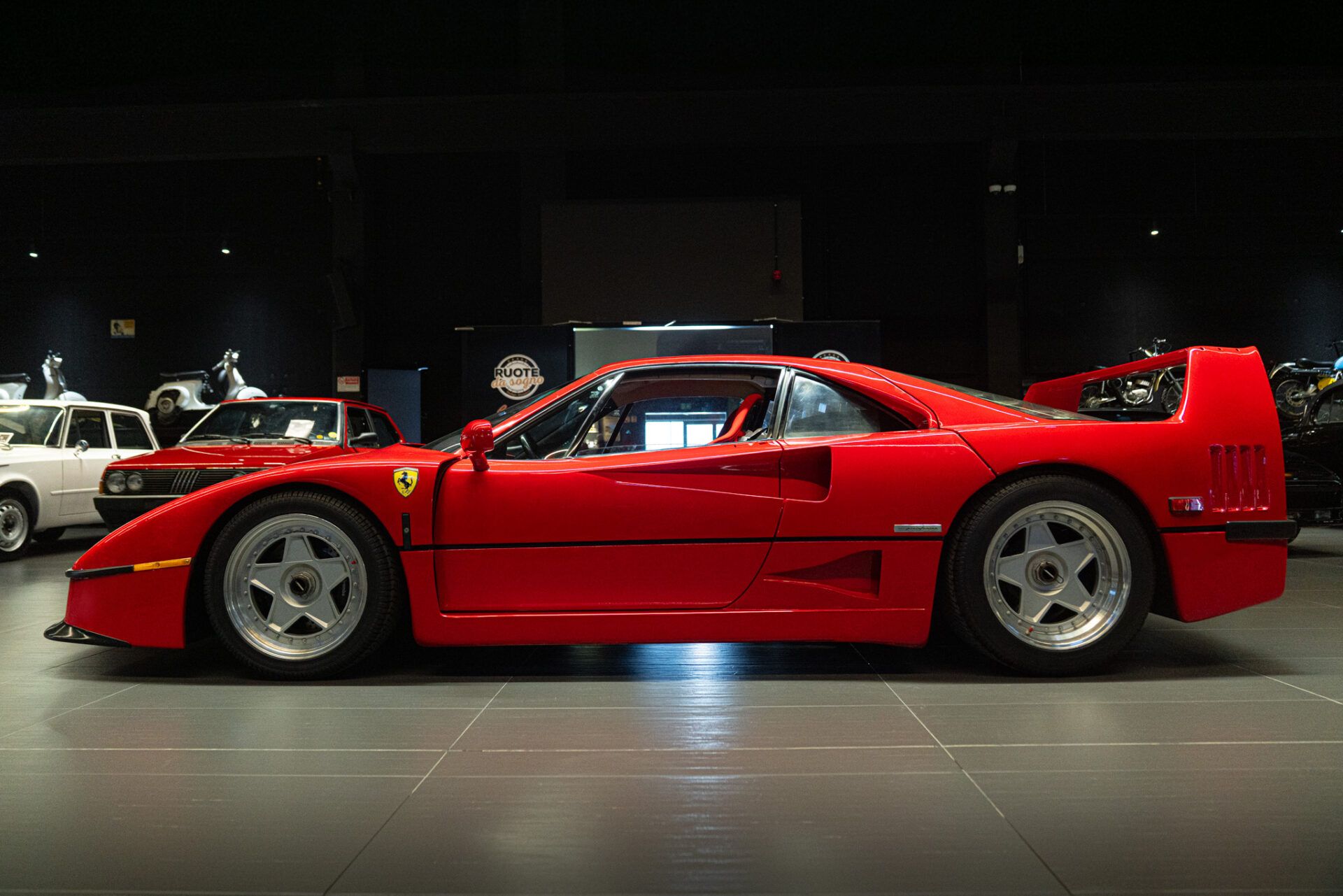 Ferrari F40 4