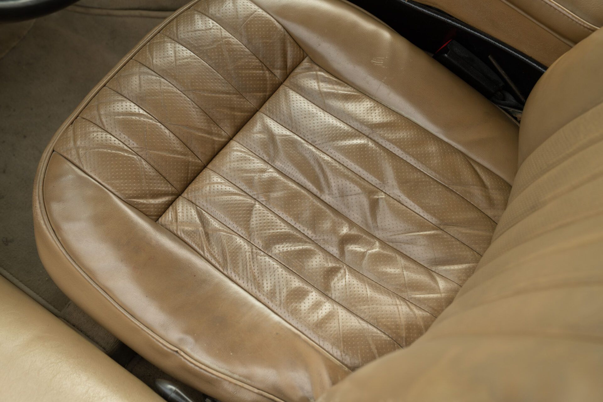 Jaguar E-TYPE COUPE 5.3 V12 32