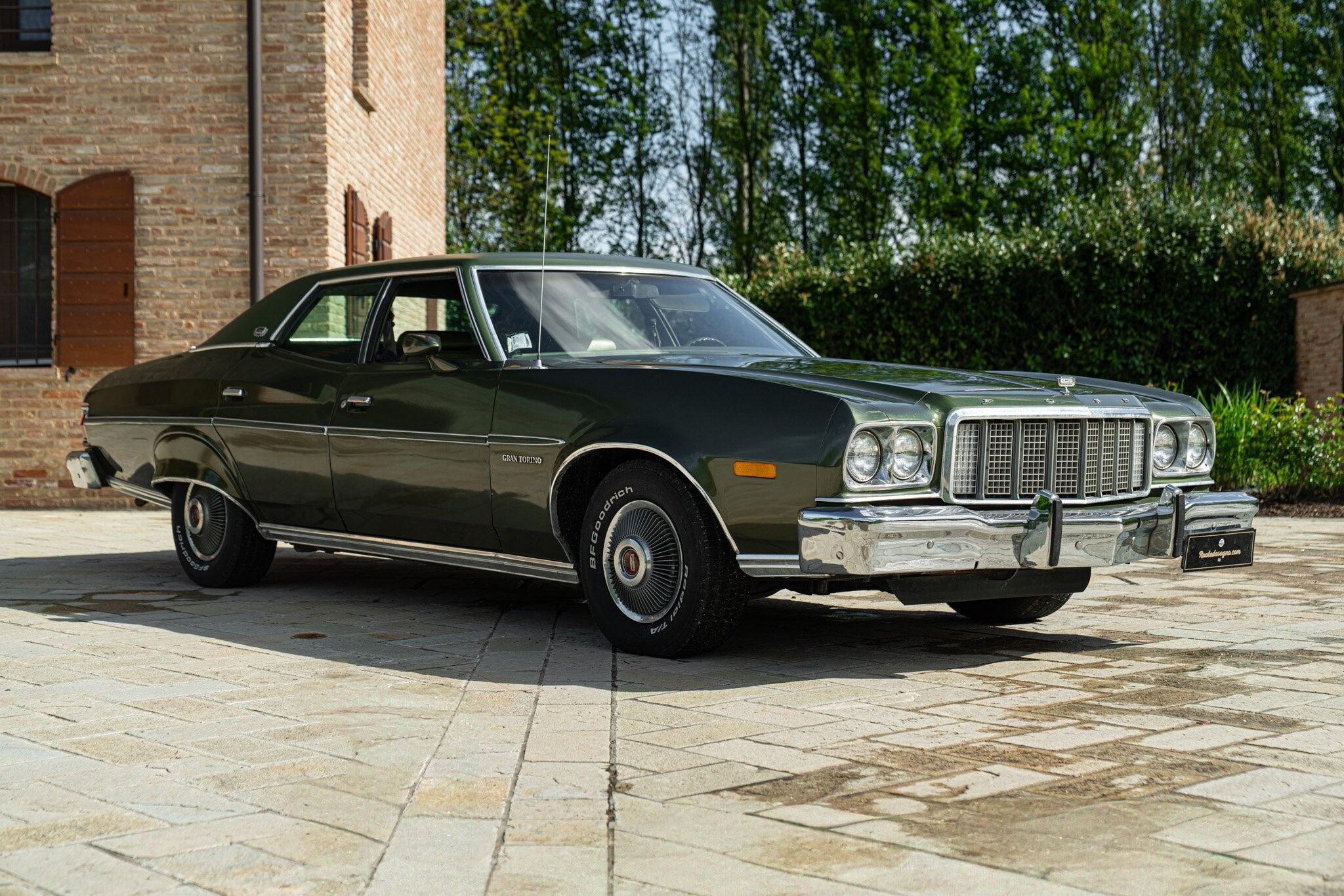 Ford GRAN TORINO 4 DOOR 5.7 V8 BROUGHAM 2