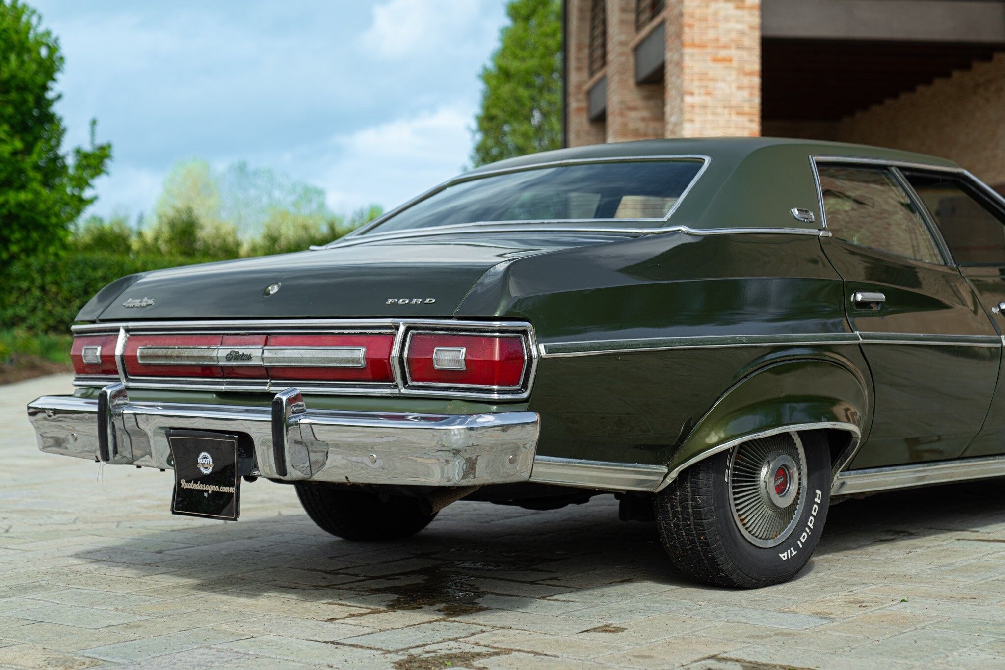 Ford GRAN TORINO 4 DOOR 5.7 V8 BROUGHAM 10