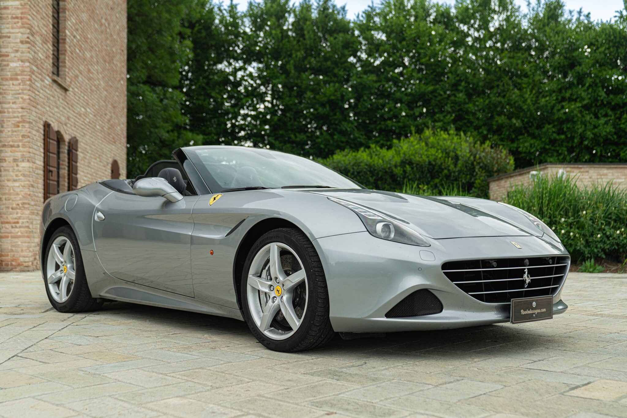 Ferrari CALIFORNIA T 2