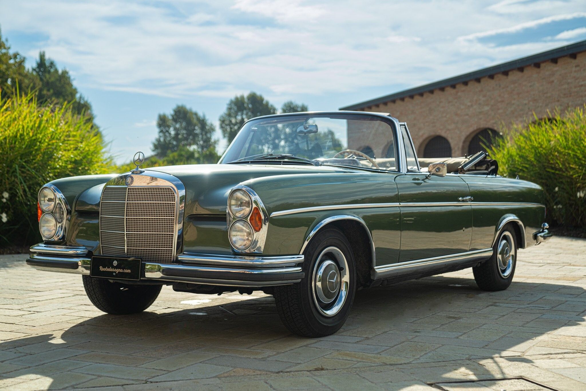 Mercedes-Benz 220 SE CABRIOLET 14