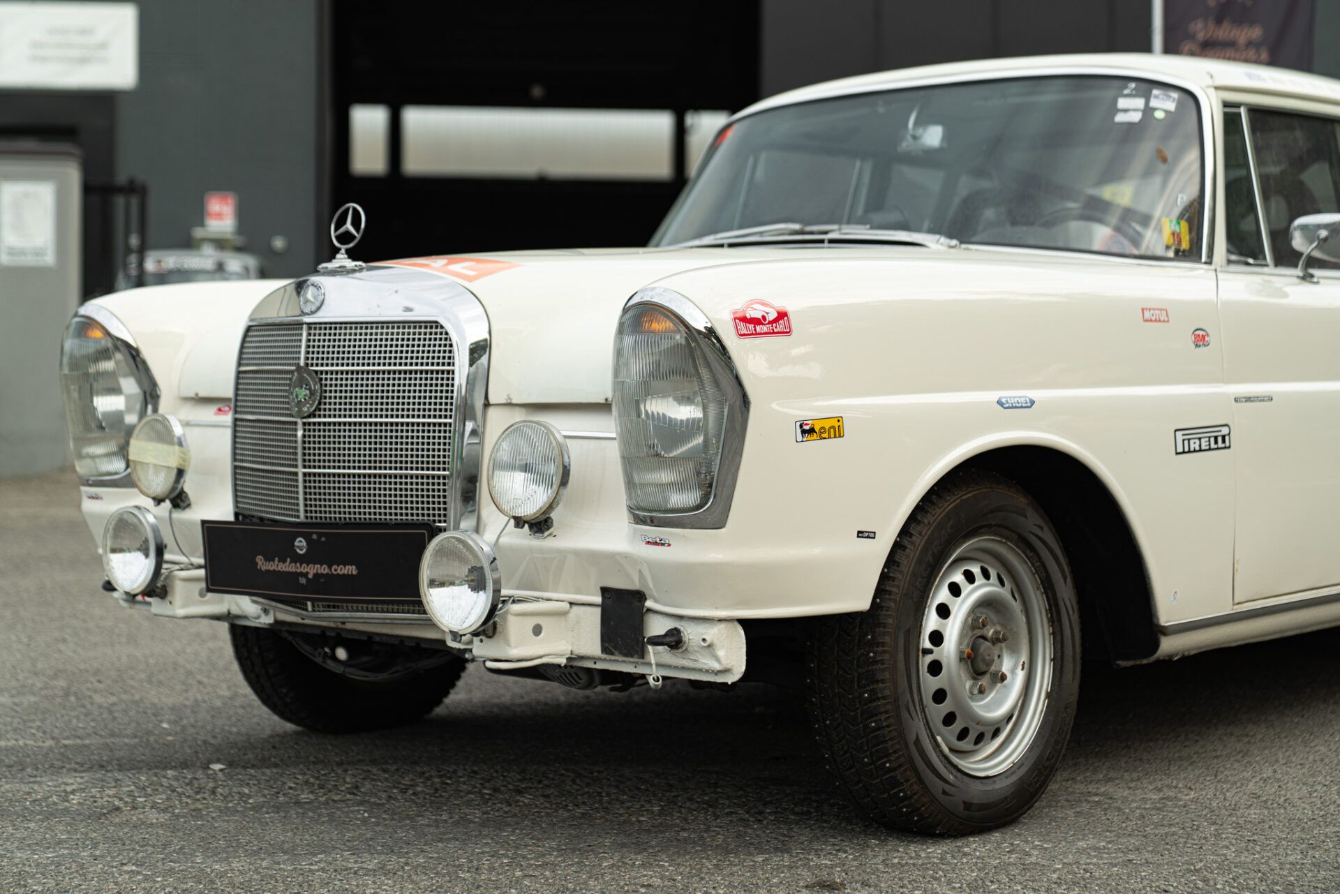 Mercedes-Benz 220 S RALLY 10