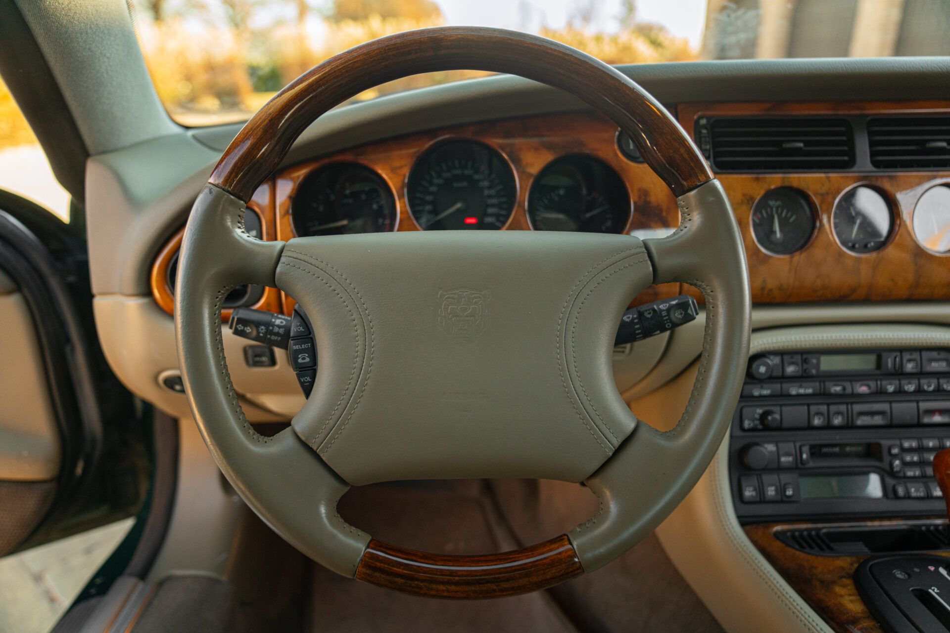 Jaguar XK8 COUPE GENTLEMEN SPEC 39