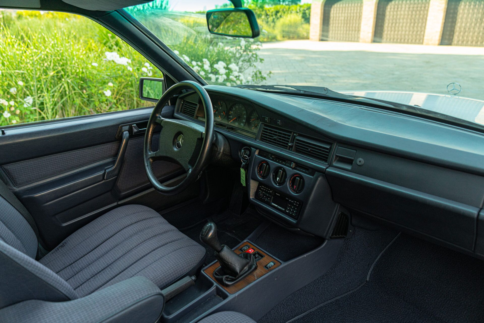 Mercedes-Benz 190 E 21