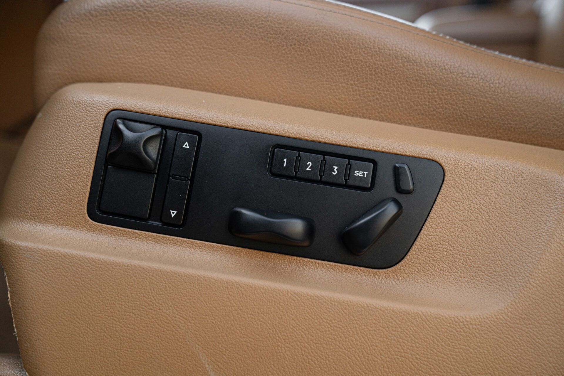 Porsche CAYENNE TURBO S 31
