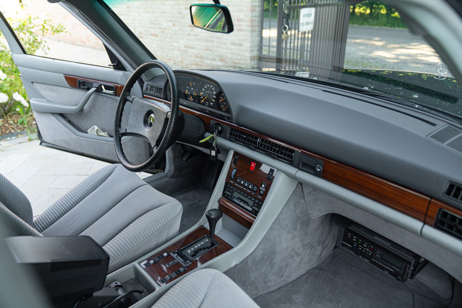 Mercedes-Benz 500 SEL 23
