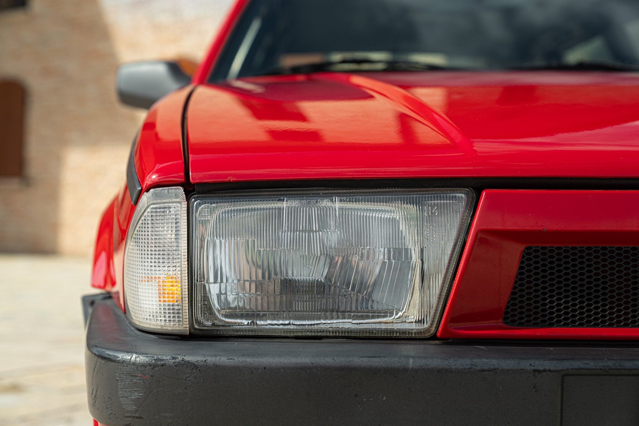 Alfa Romeo 75 11