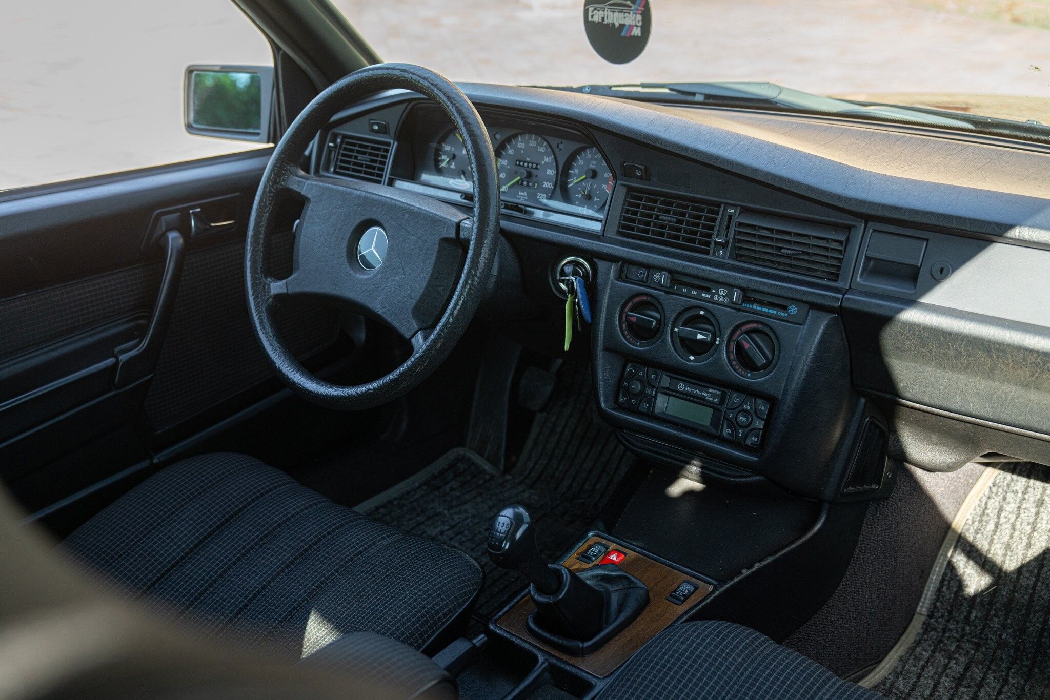 Mercedes-Benz 190 E 27