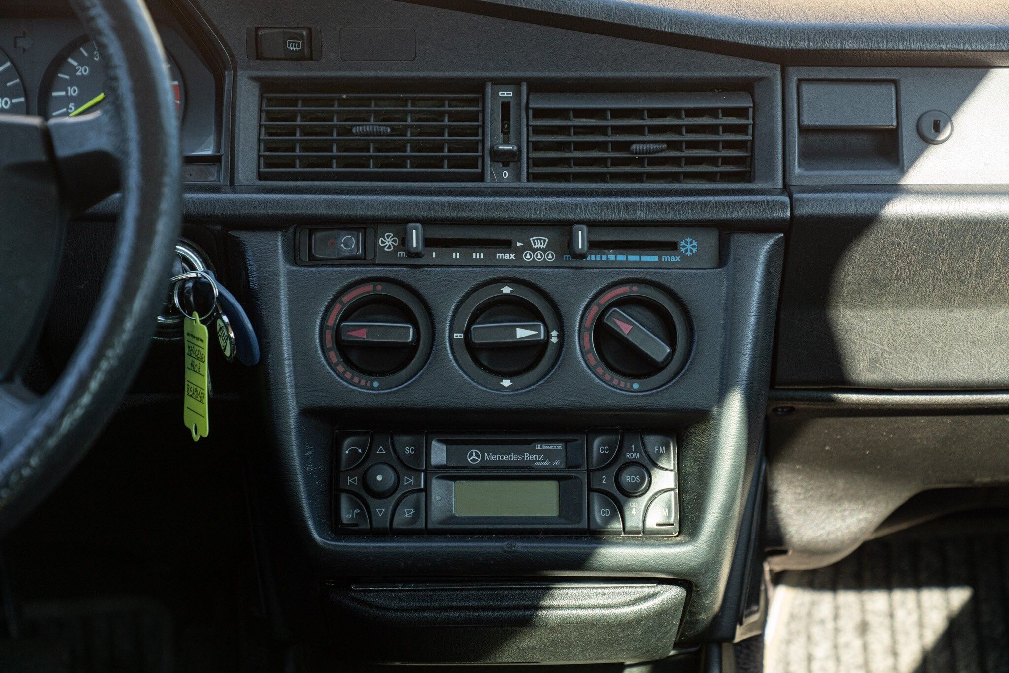 Mercedes-Benz 190 E 37