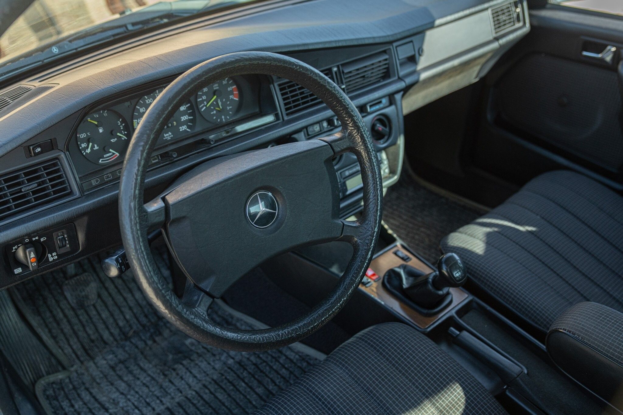 Mercedes-Benz 190 E 39