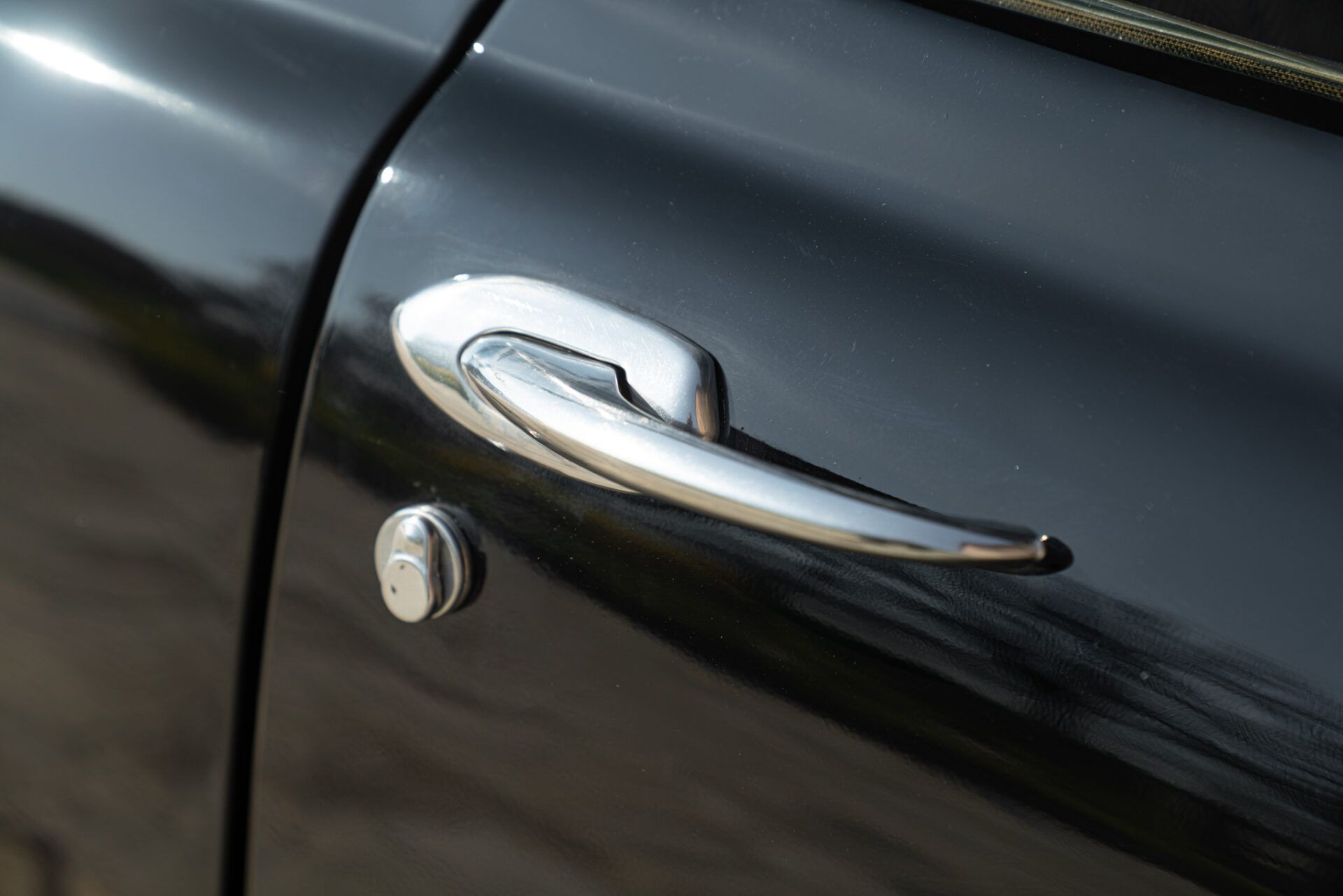 Dodge V-EIGHT 28