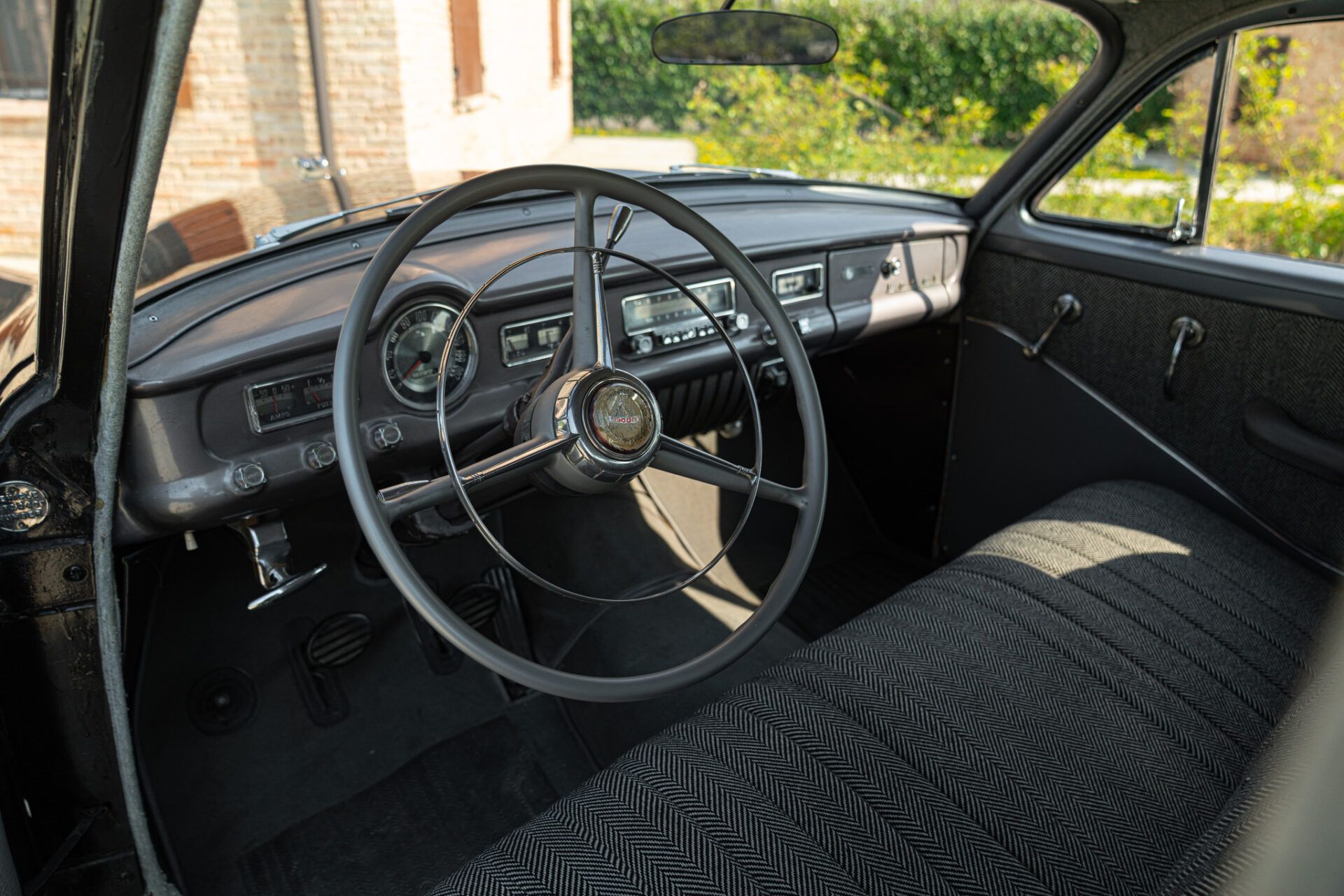 Dodge V-EIGHT 37