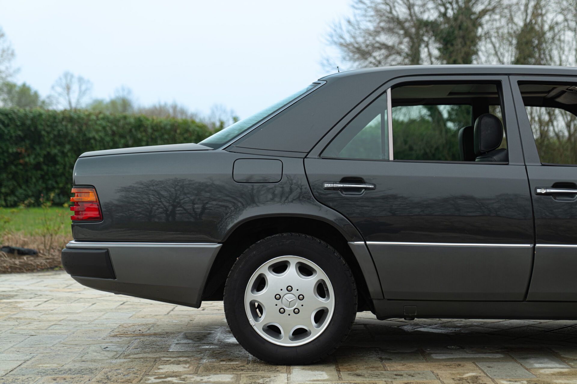Mercedes-Benz 320 E 13
