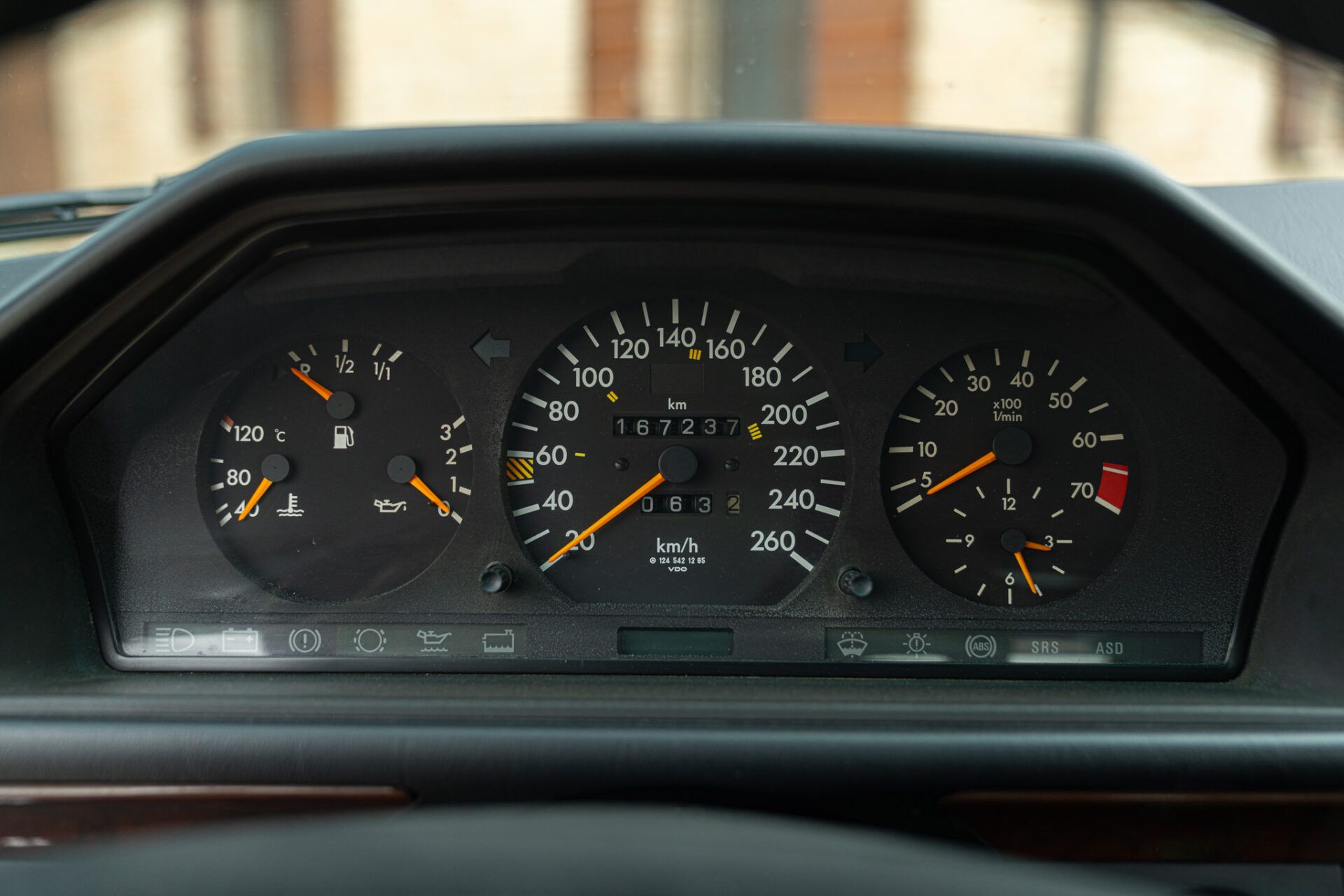 Mercedes-Benz 320 E 40