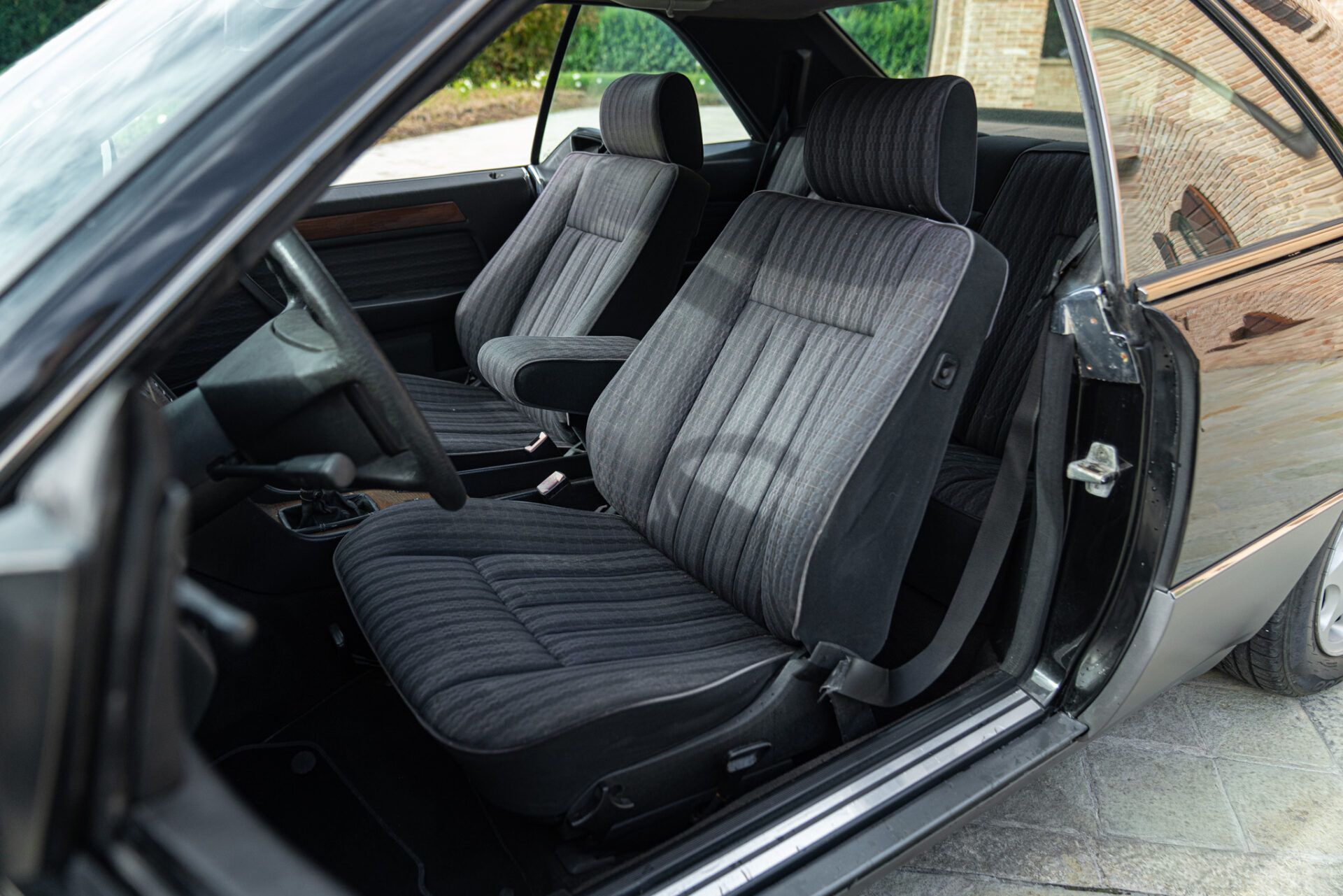 Mercedes-Benz CE 200 COUPE’ 25