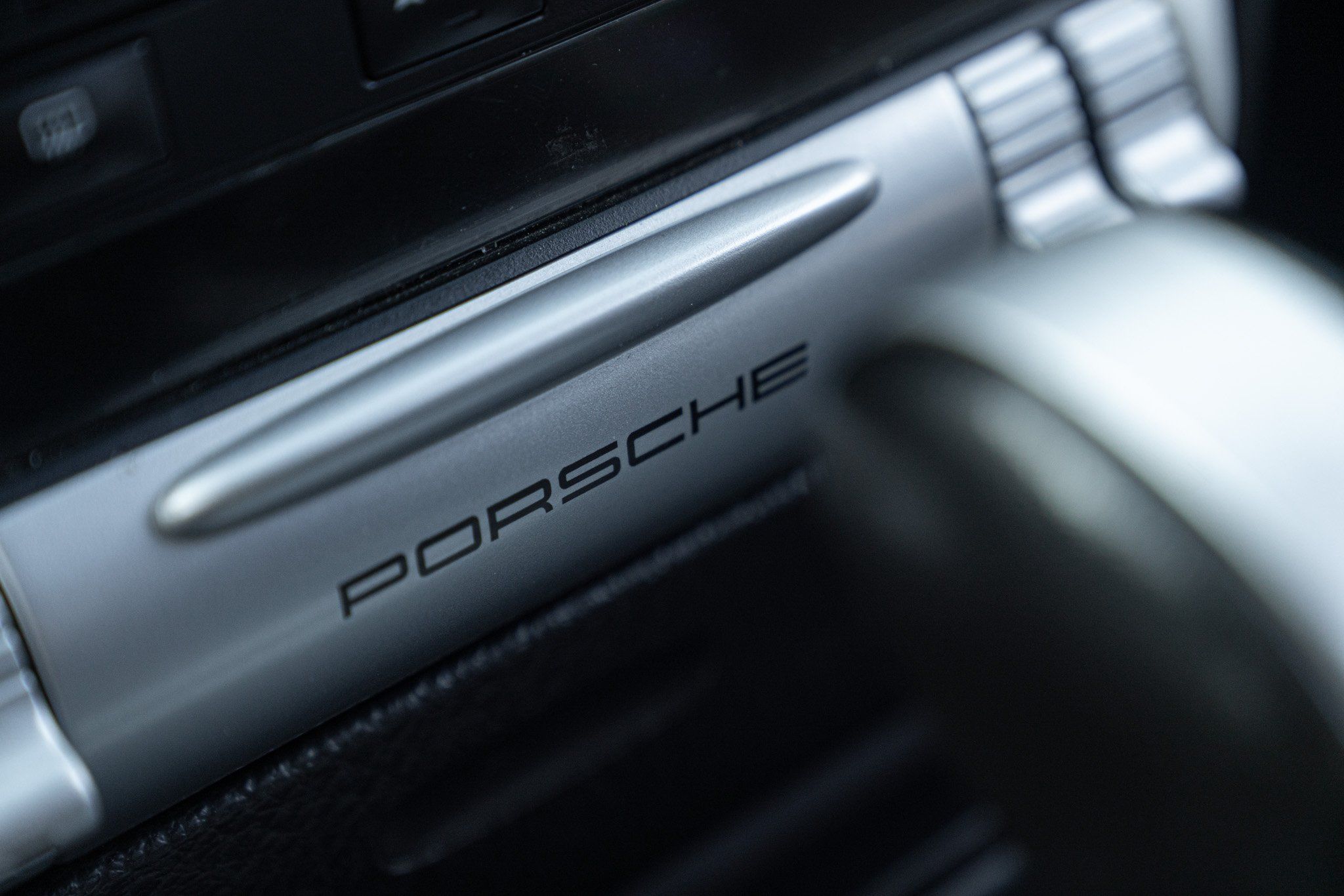 Porsche CAYENNE S LIVREA ROTHMANS 51