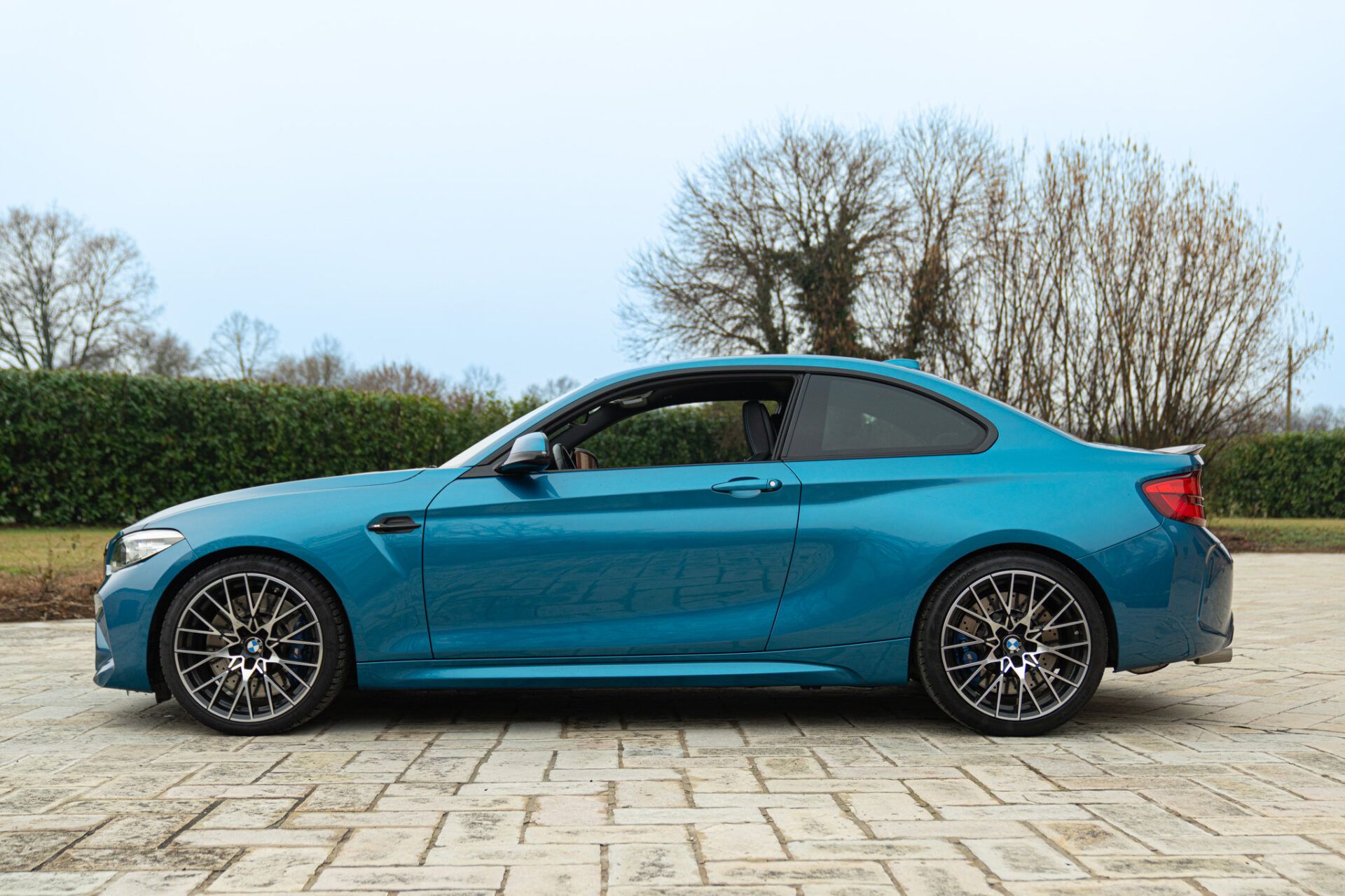 BMW M2 COMPETITION 4