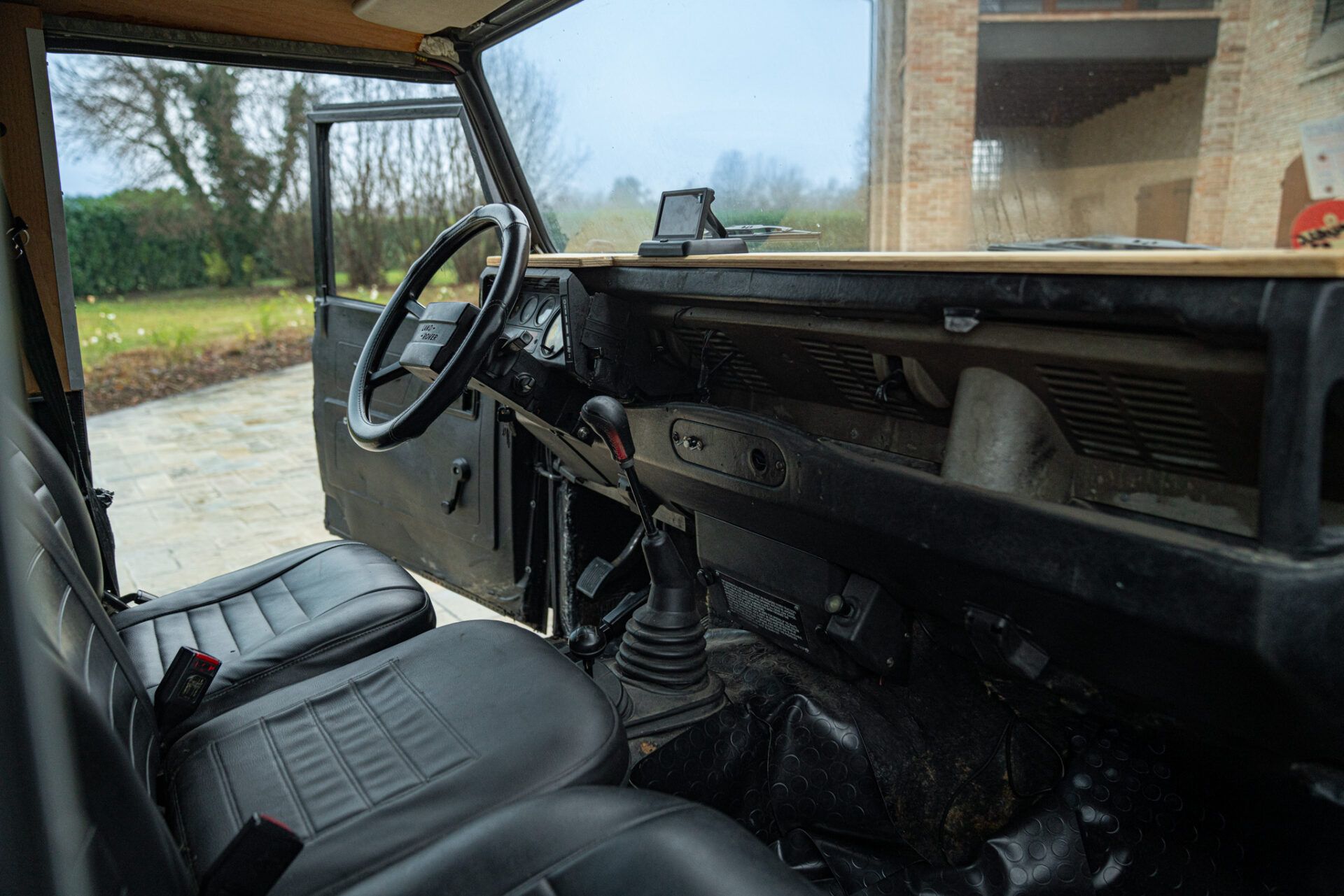 DEFENDER 28