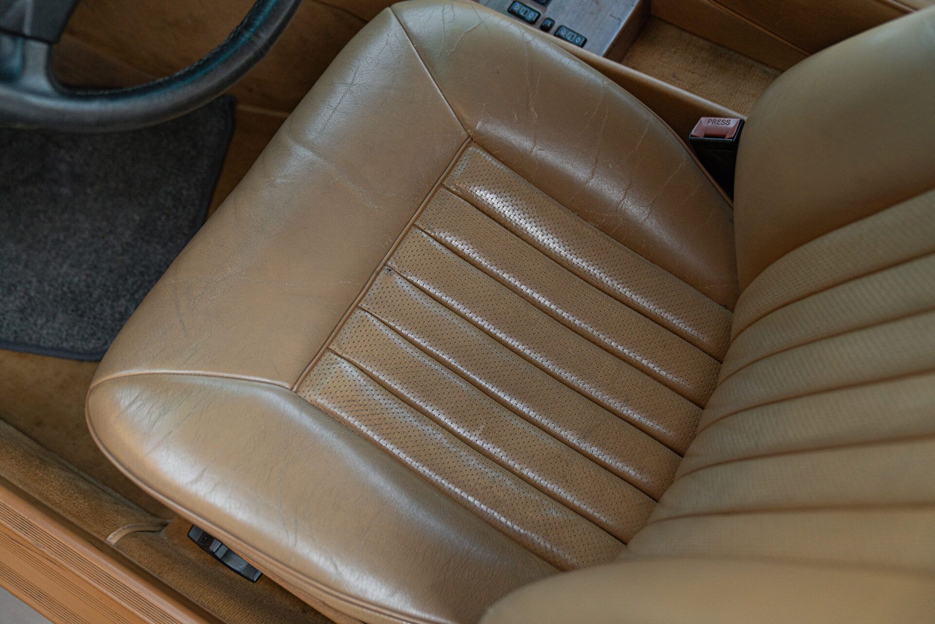 Mercedes-Benz 300 CE 26