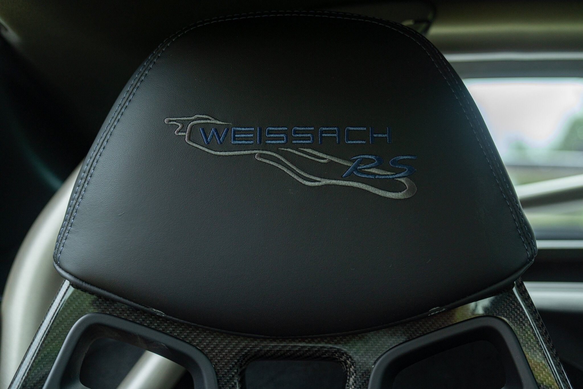 Porsche 718 CAYMAN GT4 RS “weissach” 75