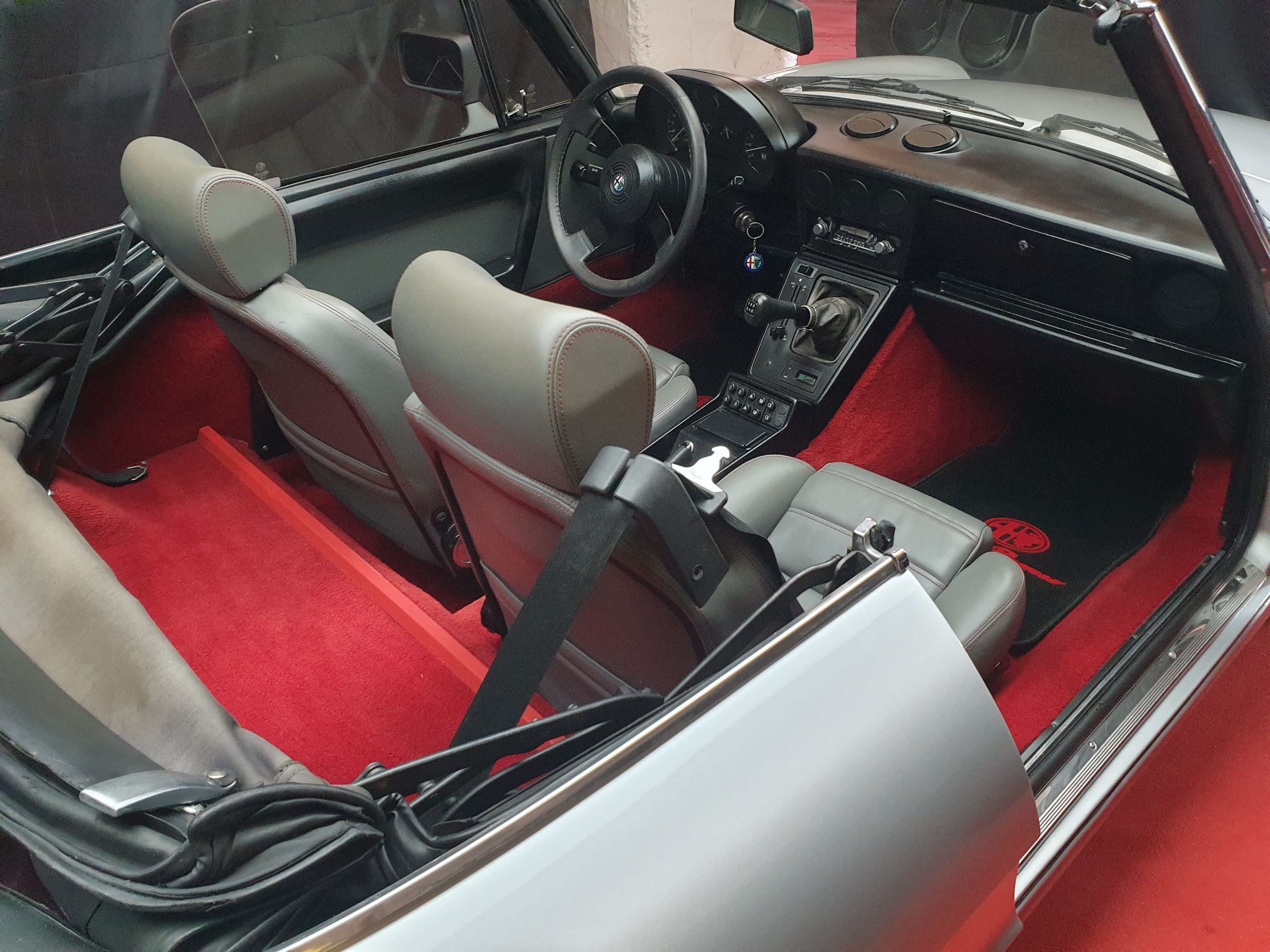 Alfa Romeo Spider 2.0 cc Quadrifoglio Verde 1986 certificata ASI con CRS 17