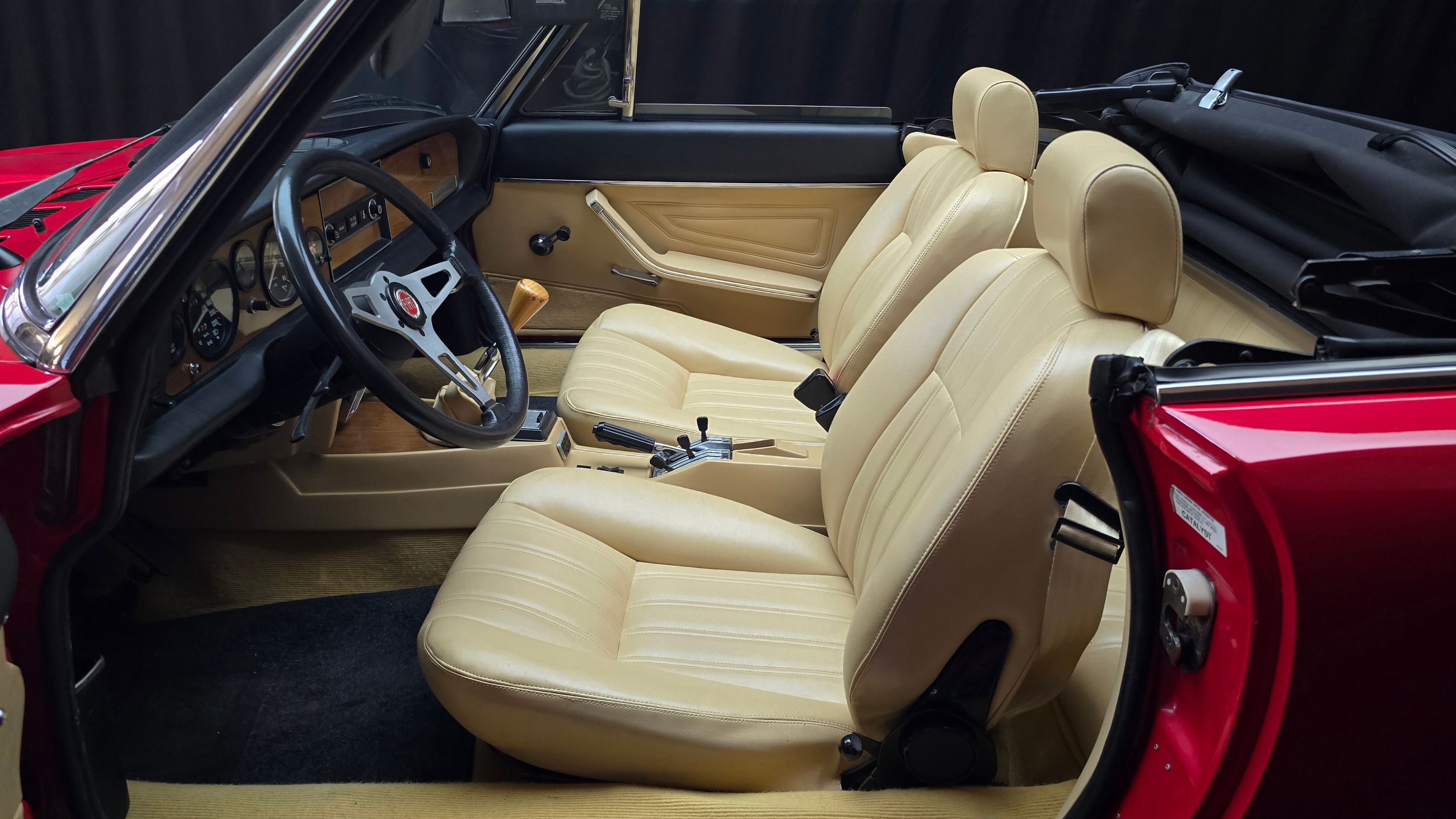 Fiat 124 Sport Spider Pininfarina 2.0 I. anno 1982 certificata ASI co 2