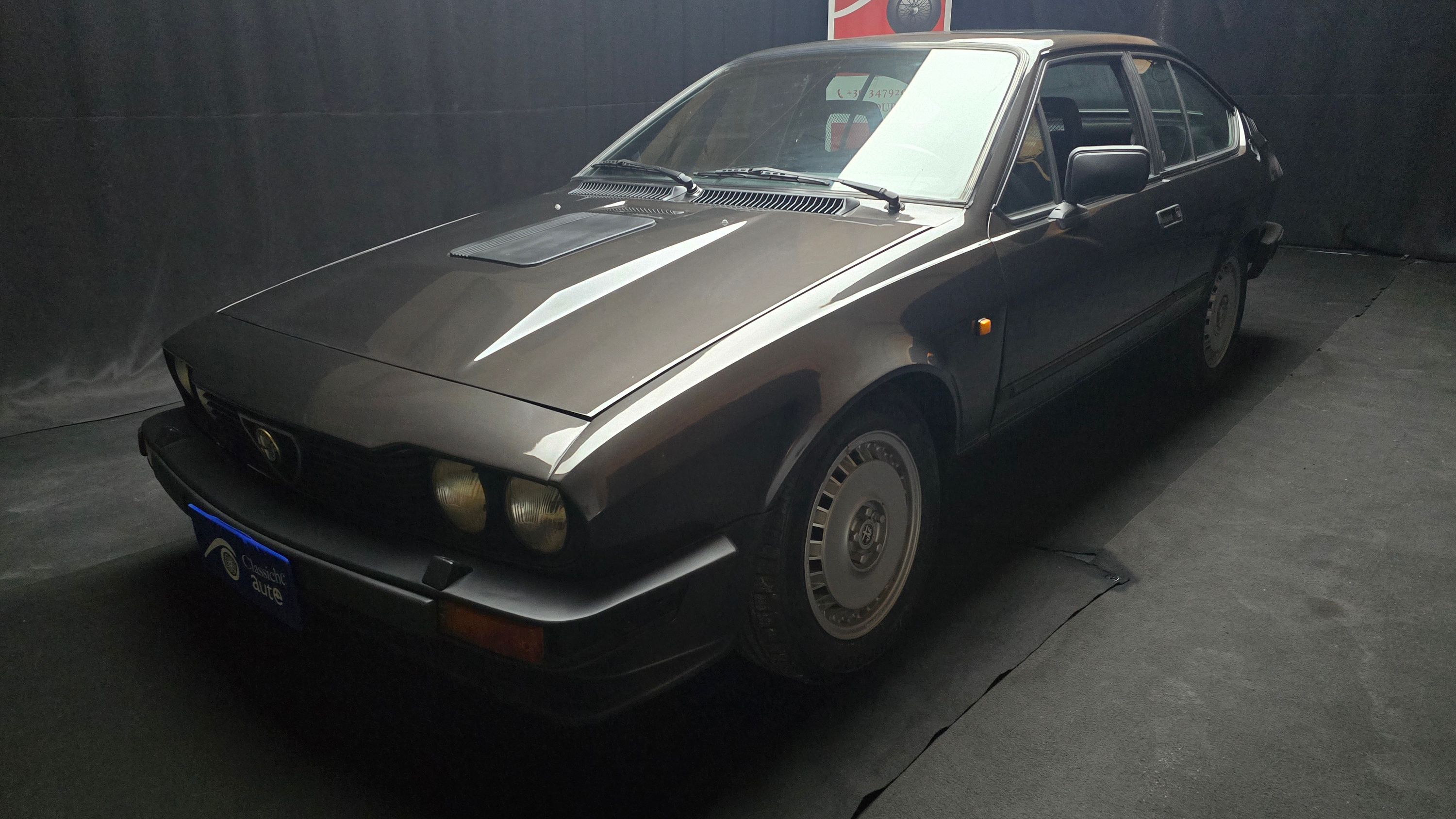 Alfa Romeo Alfetta GTV 6 TETTO APRIBILE certificata ASI con C.R.S. 26