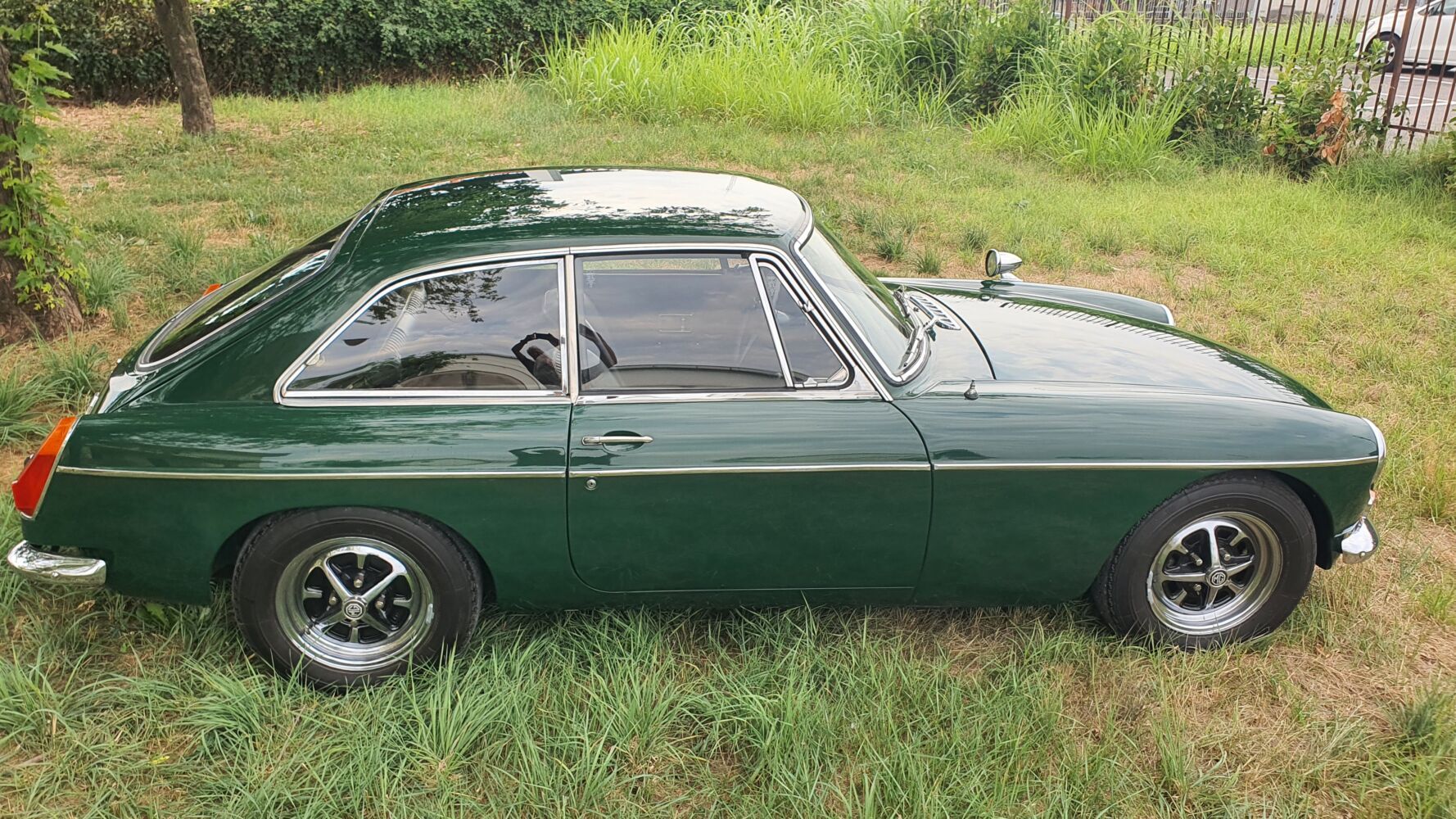 MG B gt coupé 8