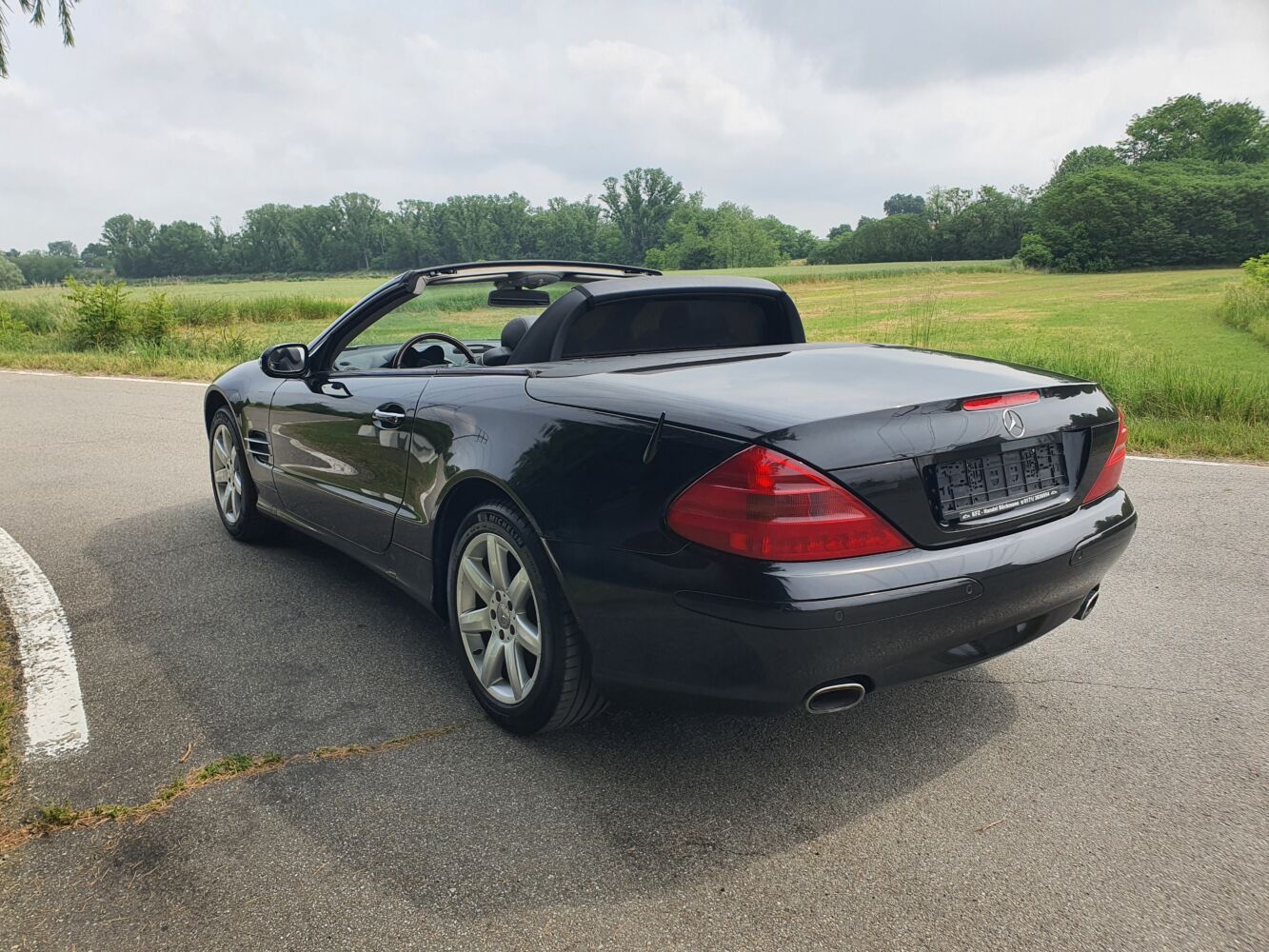 Mercedes-Benz 350 SL 17