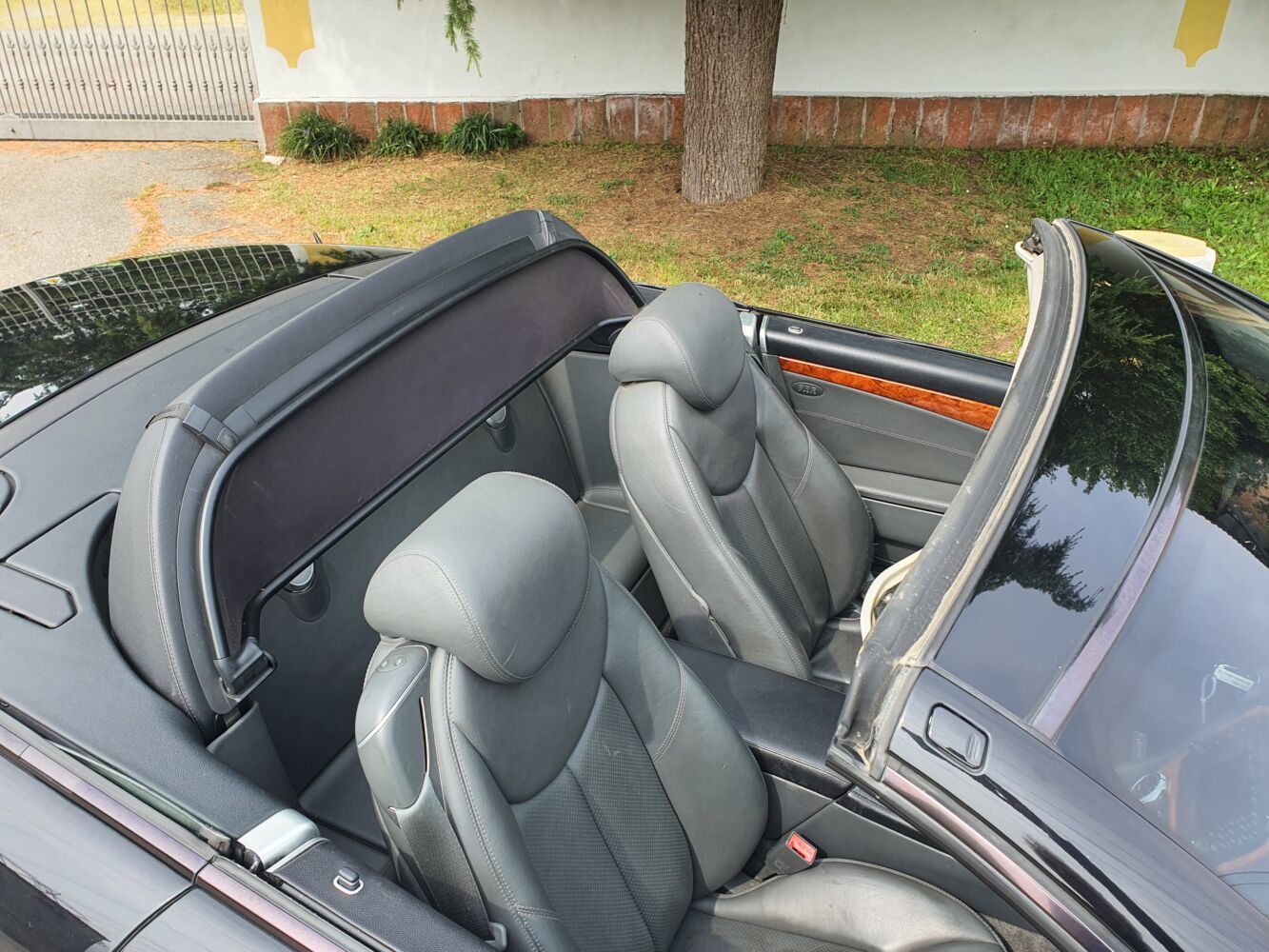 Mercedes-Benz 350 SL 23