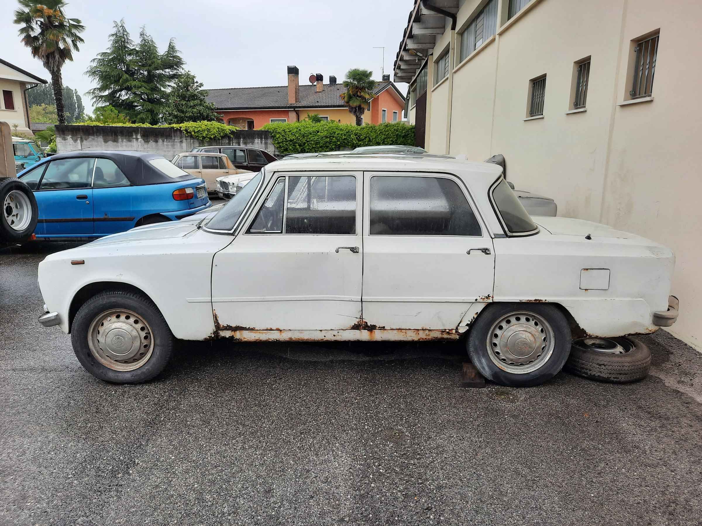 Alfa Romeo Giulia 1300 TI del 1966 3
