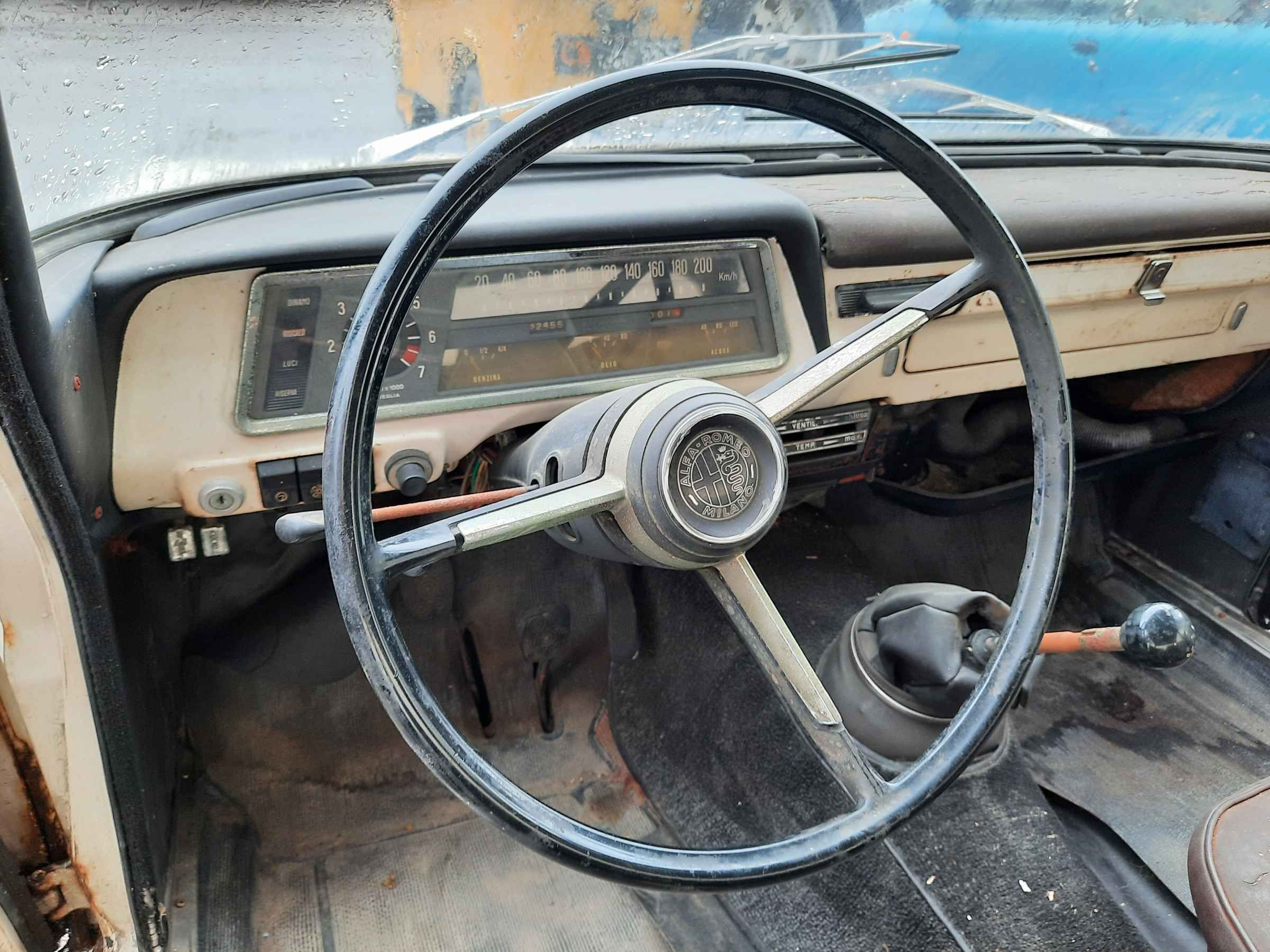 Alfa Romeo Giulia 1300 TI del 1966 6