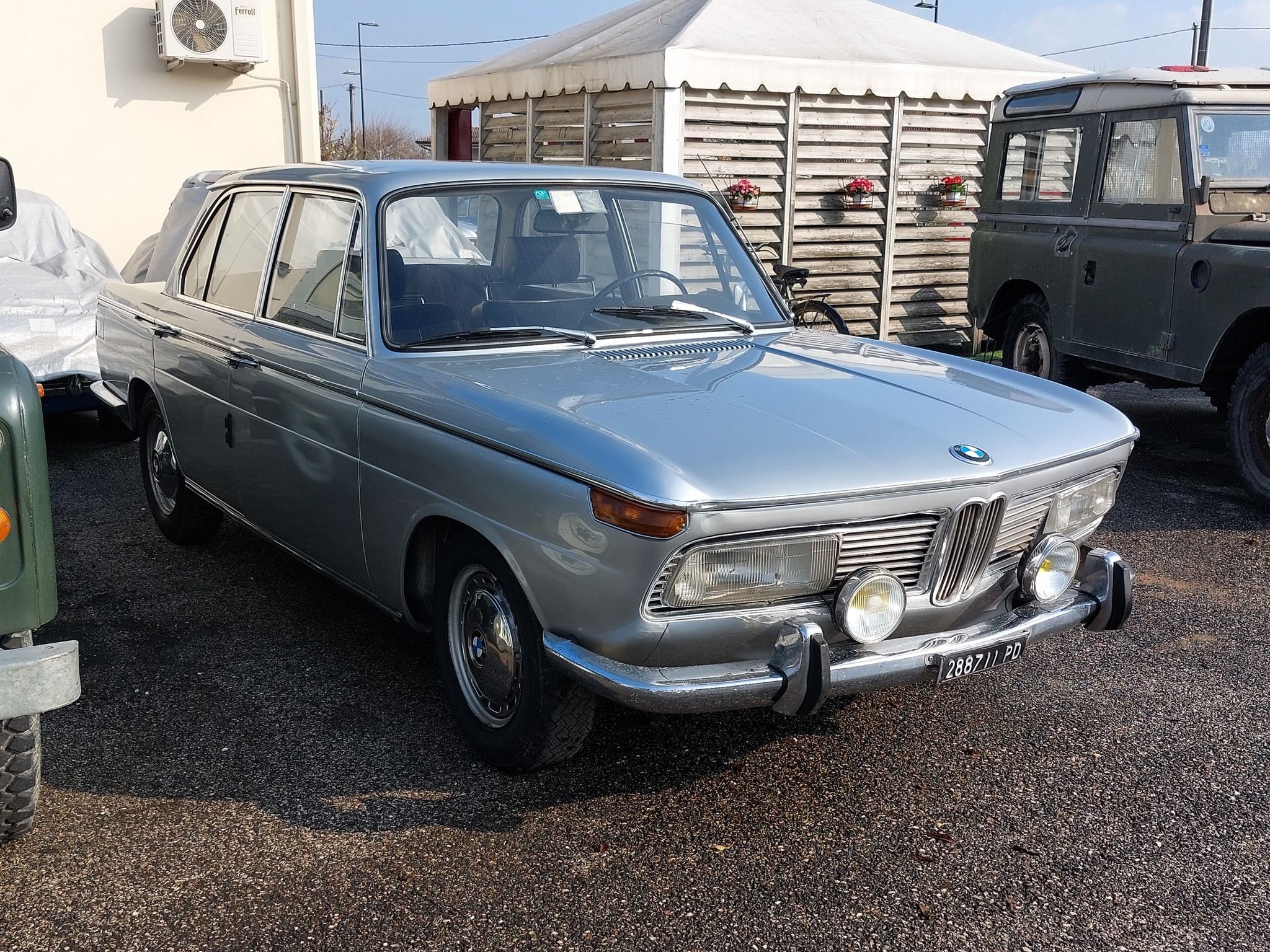 BMW 2000 Berlina del 1971 2