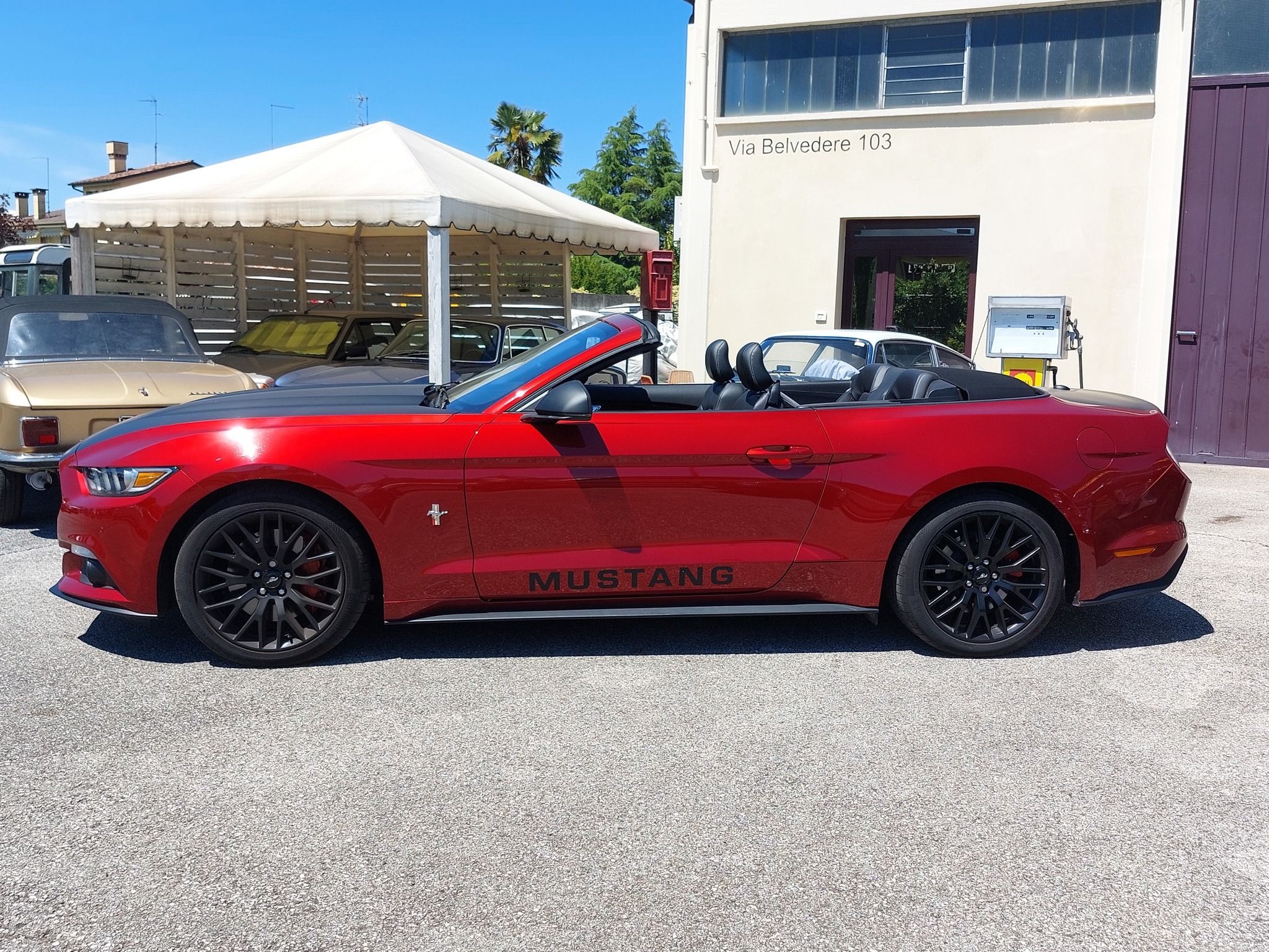 Ford Mustang Convertibile del 2017 3