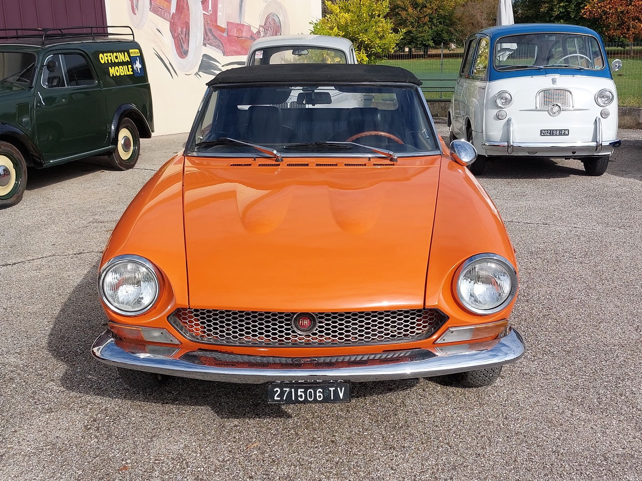 Fiat 124 Sport Spider 1800 del 1974 3