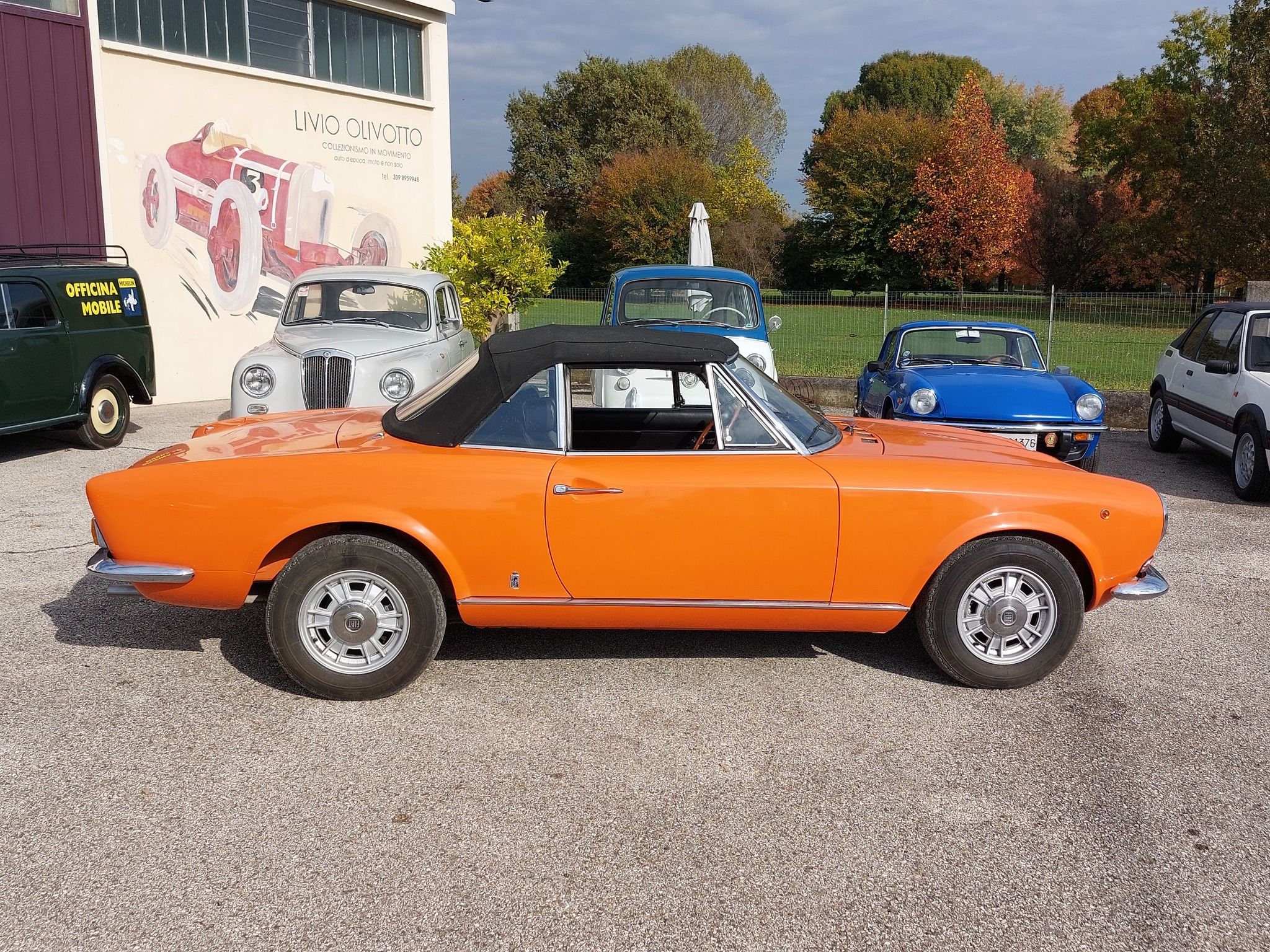 Fiat 124 Sport Spider 1800 del 1974 10