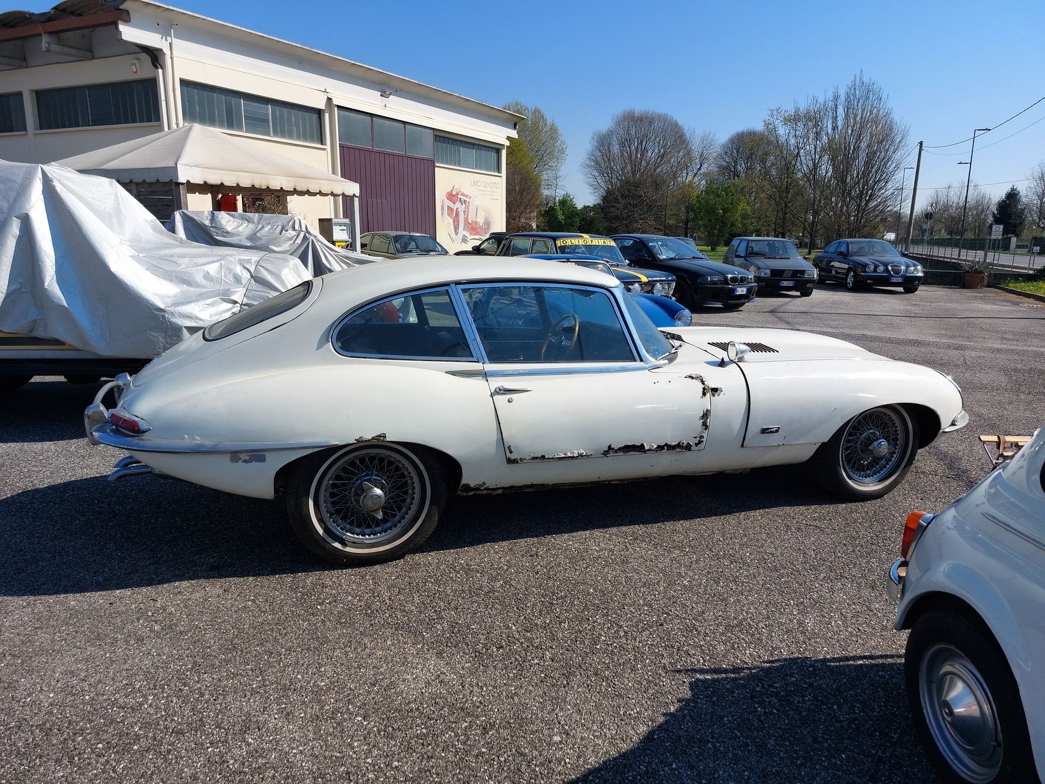 Jaguar E Type 4200 Coupè del 1966 (Prima Serie) 16