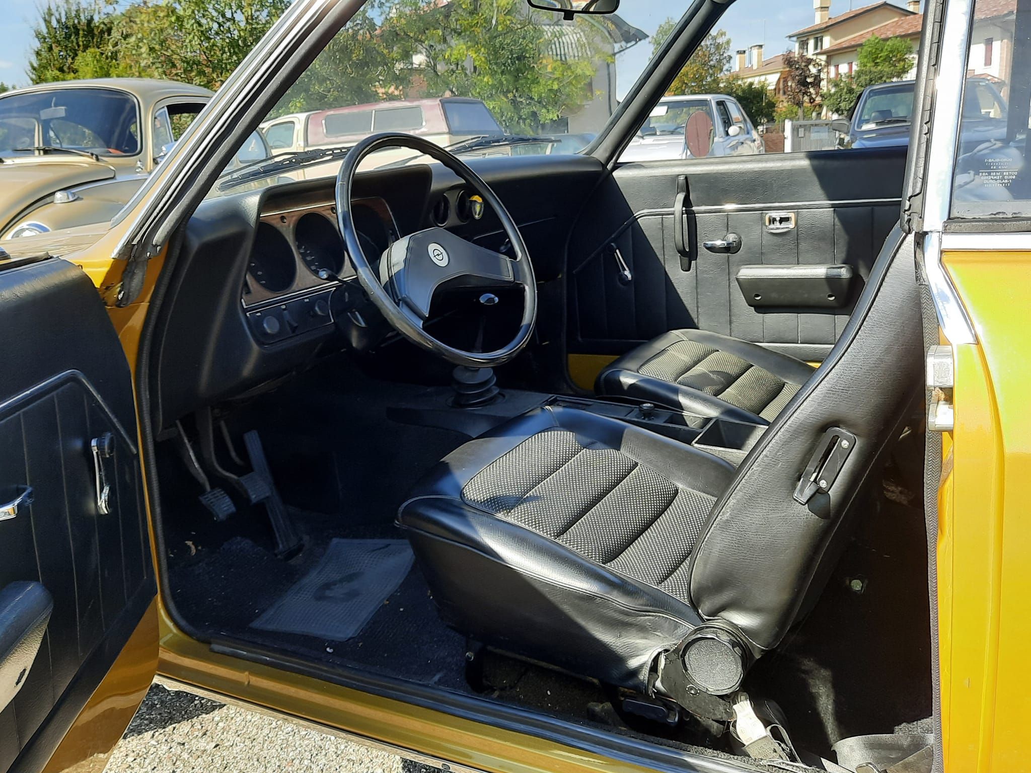 Opel Manta 1200 Lusso del 1973 7