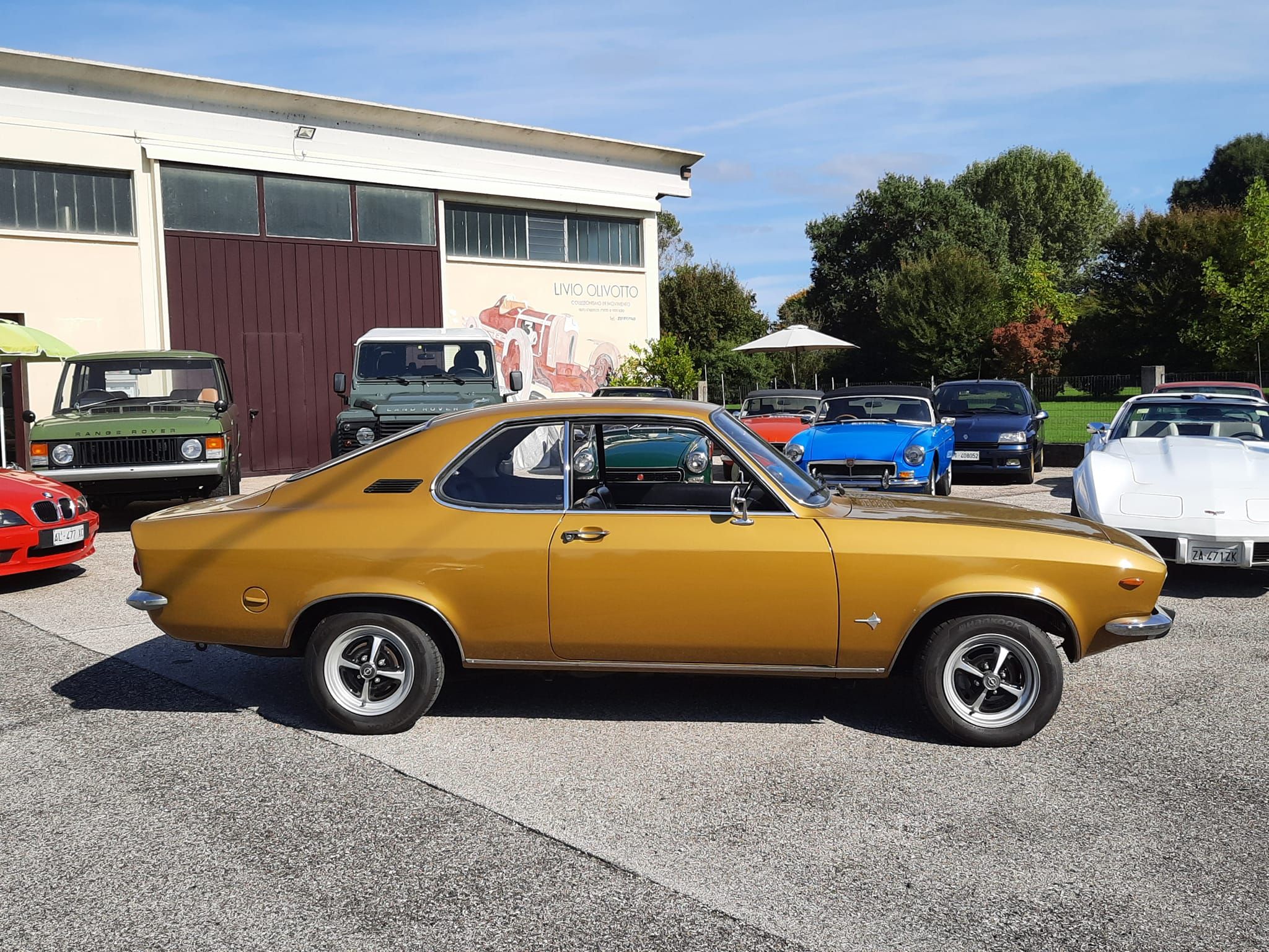 Opel Manta 1200 Lusso del 1973 17