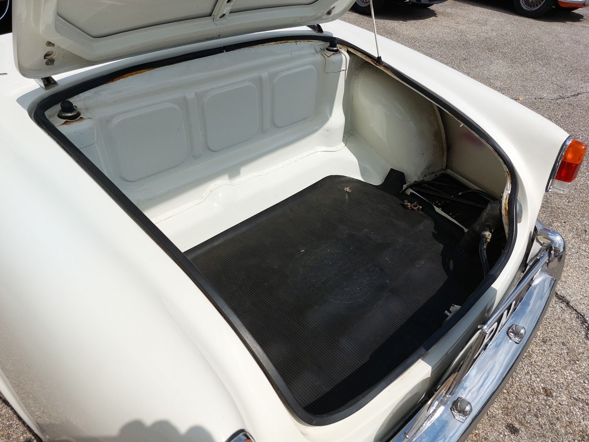 Alfa Romeo Giulietta Spider 1300 del 1960 ( la Seconda Serie ) 15