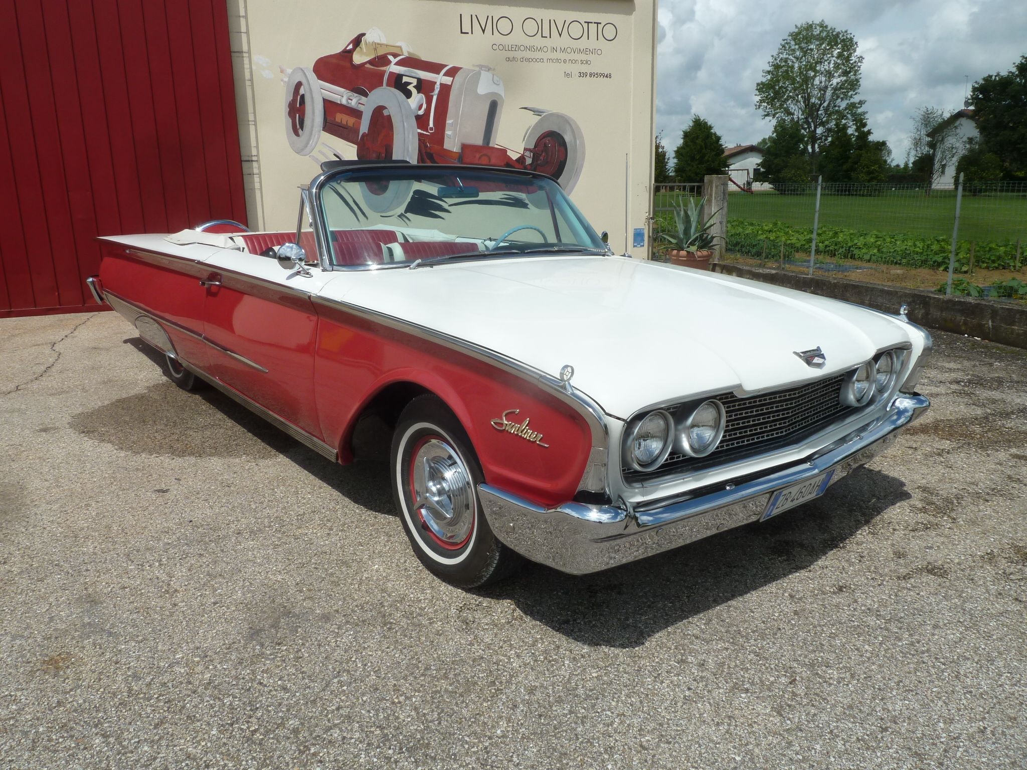 Ford Galaxie Sunliner Convertibile del 1960 3